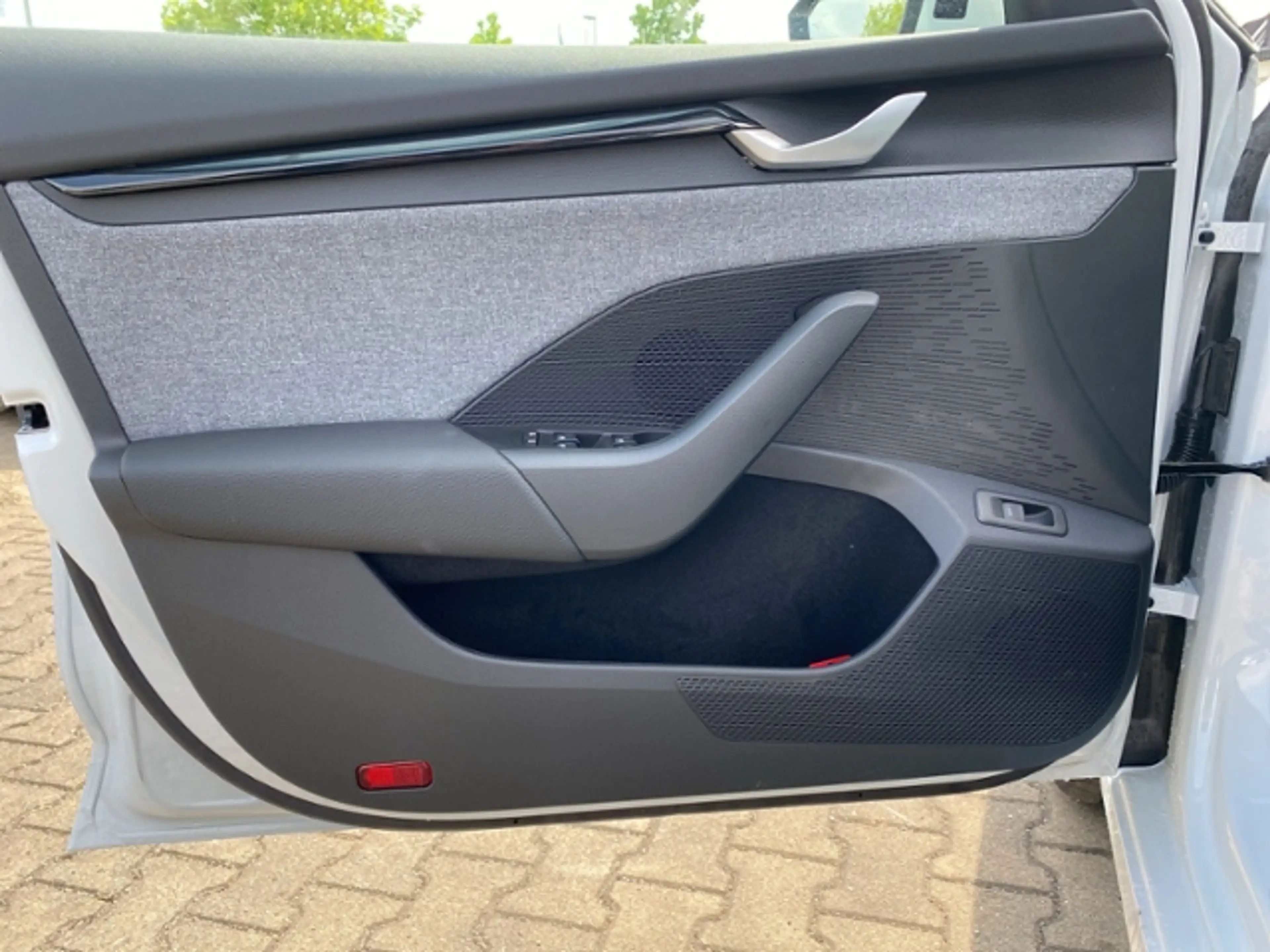 Skoda Octavia Combi Tour 2.0 TDI 110 kW DSG Matrix LED ACC Kame — photo 15