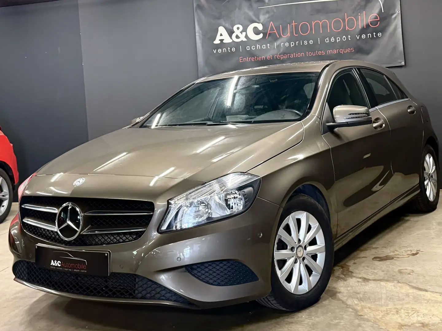 Mercedes-Benz A 180 Brun - 1