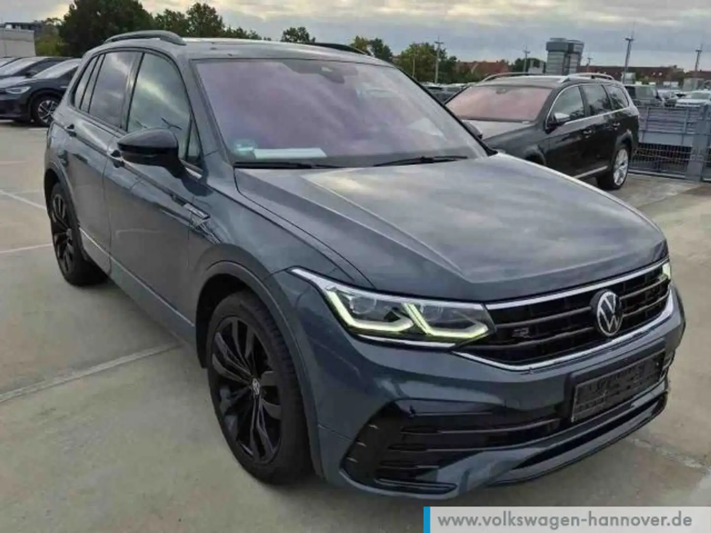 Volkswagen Tiguan 2.0 TDI DSG R-Line Navi ACC DigCockpit LE Grau - 2