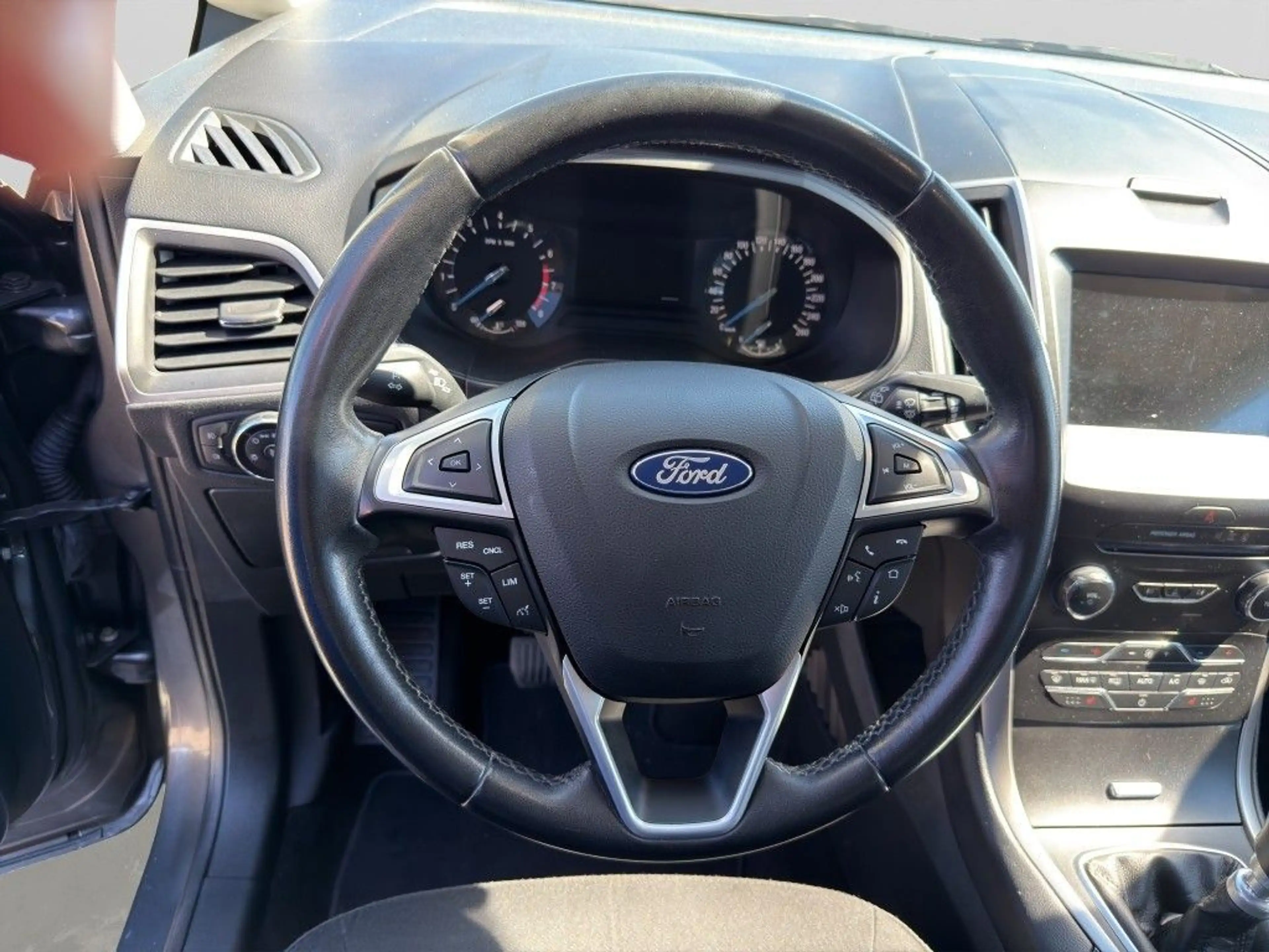 Ford Galaxy 1.5 EcoBoost Start-Stopp Business Edition — photo 12