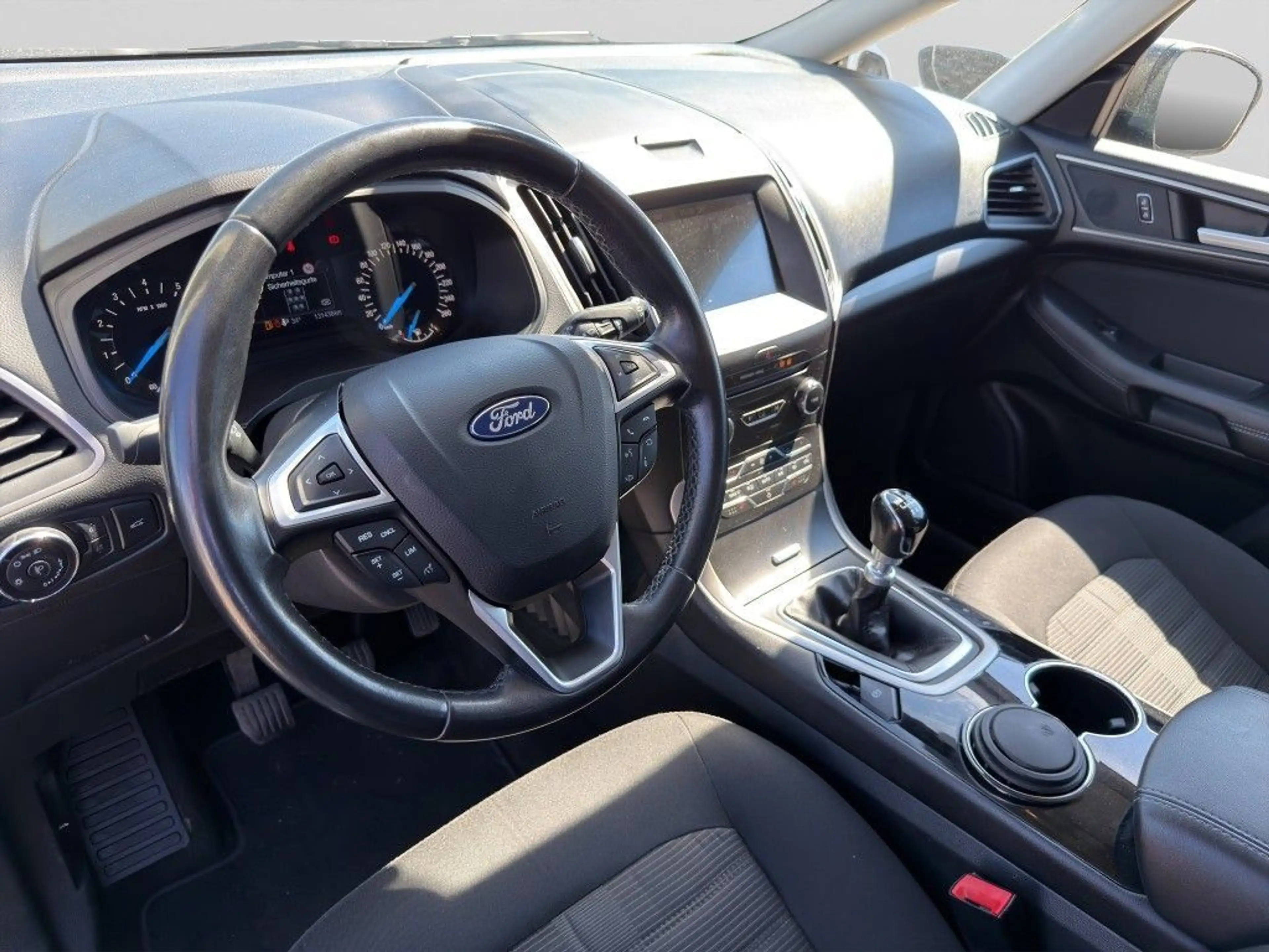 Ford Galaxy 1.5 EcoBoost Start-Stopp Business Edition — photo 10