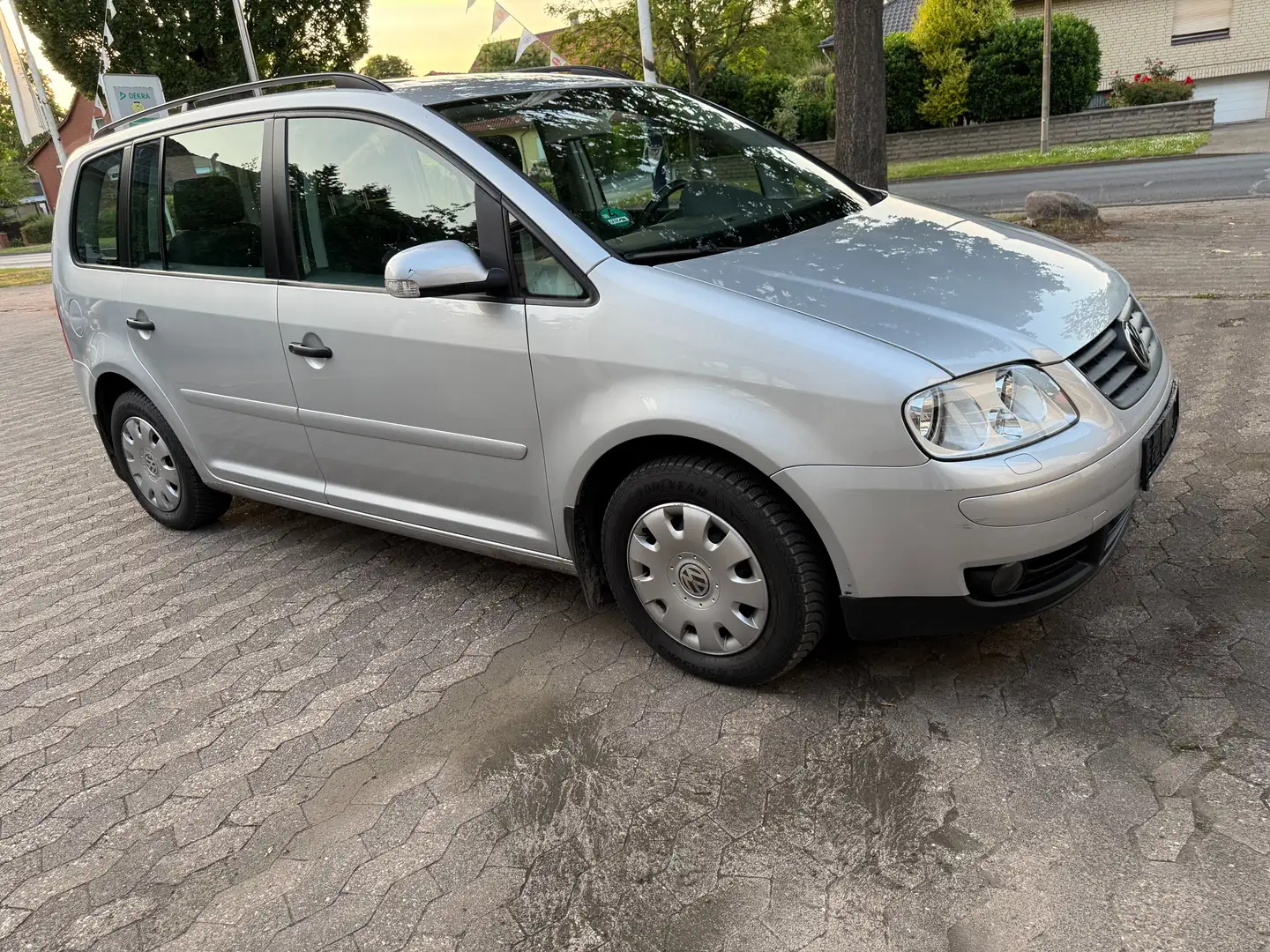 Volkswagen Touran 1.6 Conceptline Silber - 1