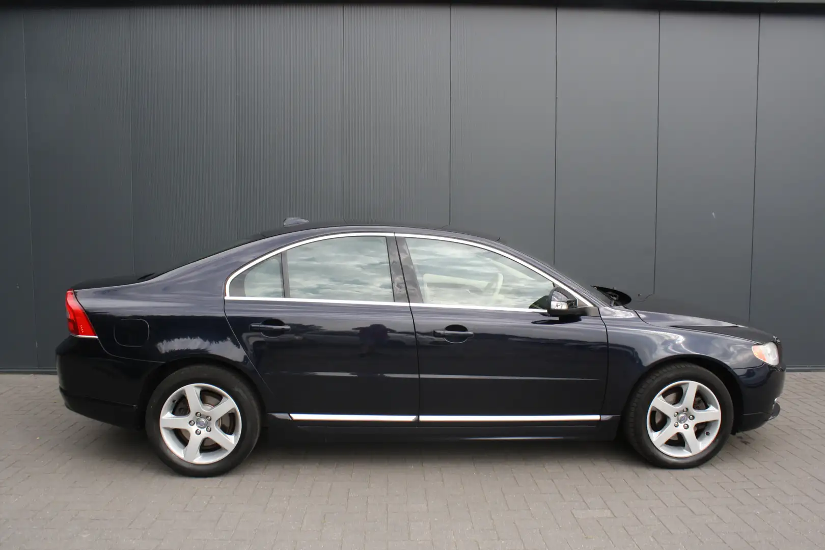 Volvo S80 2.4D Momentum - LEDER - NAVIGATIE - TREKHAAK Bleu - 2