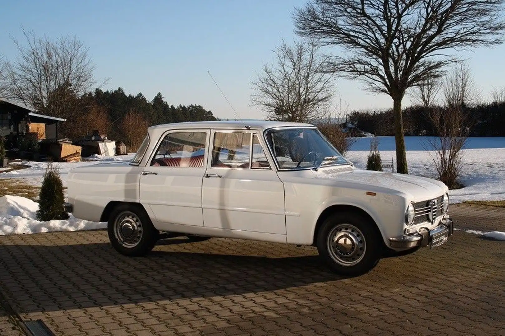 Alfa Romeo Giulia 1300 Super * Julchen sucht neues Zuhause Weiß - 2