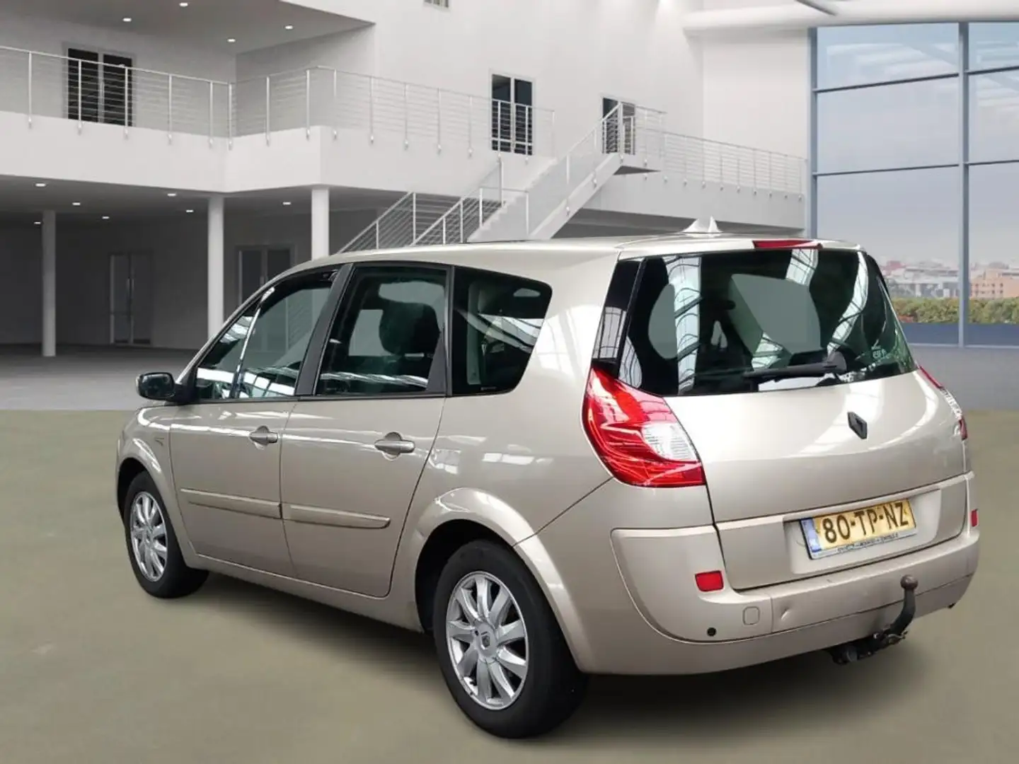 Renault Grand Scenic 2.0-16V Tech Line AUT PANO NAVI PSENSOR CRUISE TRE bež - 2