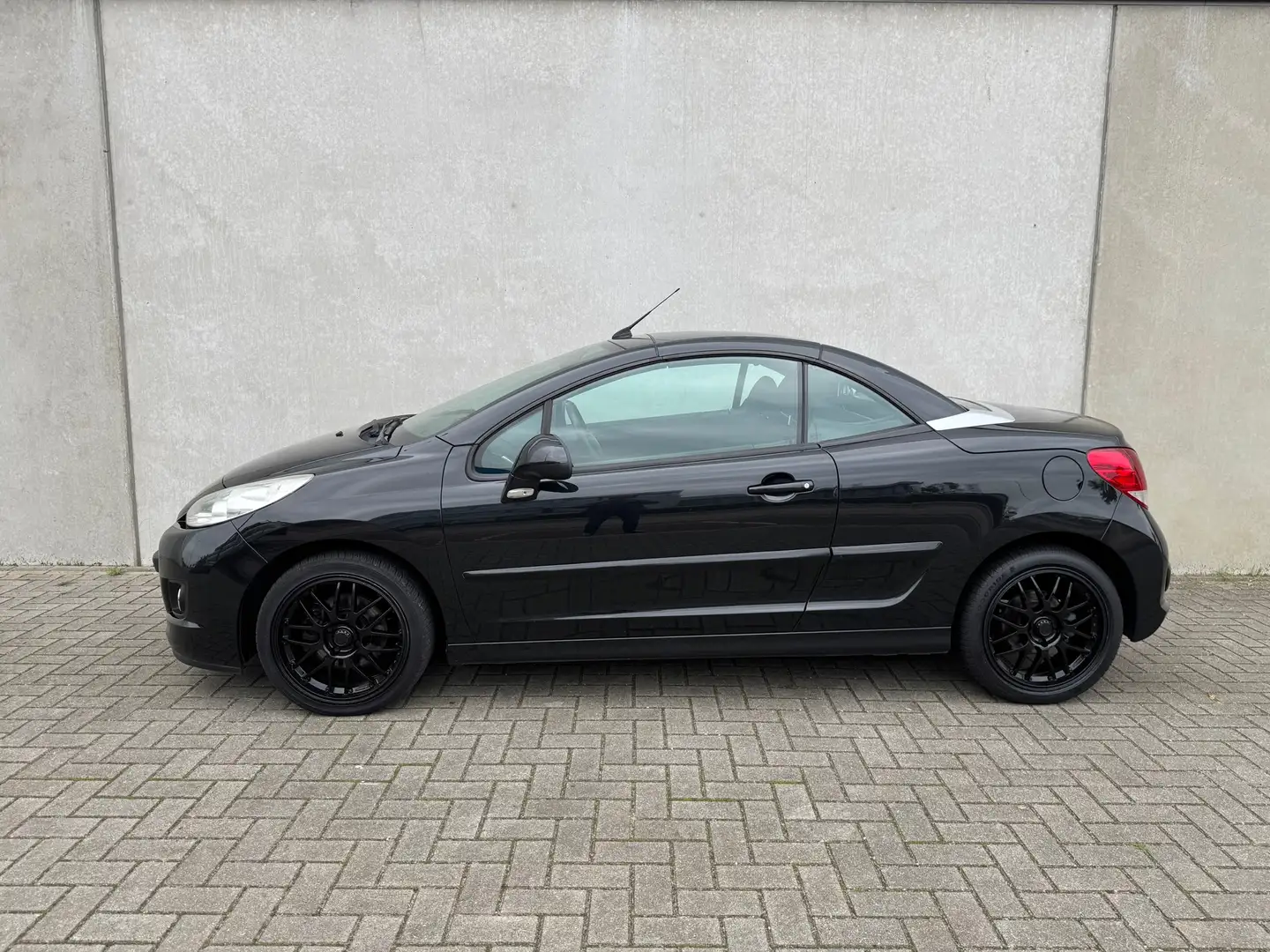 Peugeot 207 CC 1.6 THP Sport LMV CLIMAT STL VERW PDC CABRIO Noir - 2
