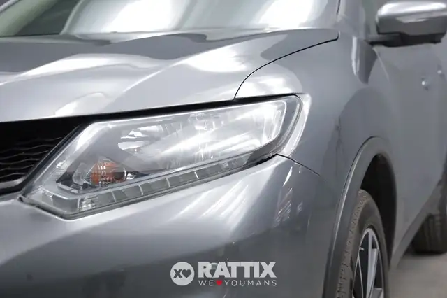 Nissan X-Trail view 3