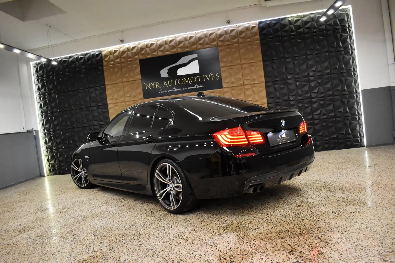 BMW 520 i Aut. LCI, M-PERFORMANCE, SHD, LED, NAVI, LEDER Schwarz - 2