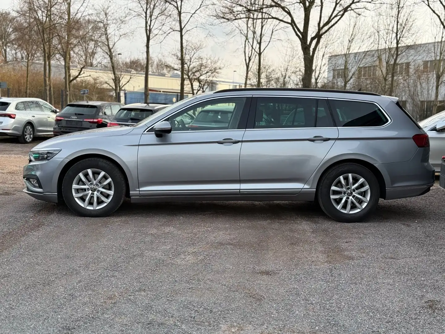 Volkswagen Passat Variant Business|ACC|MATRIX|AHK|KAM|TWA Grau - 2