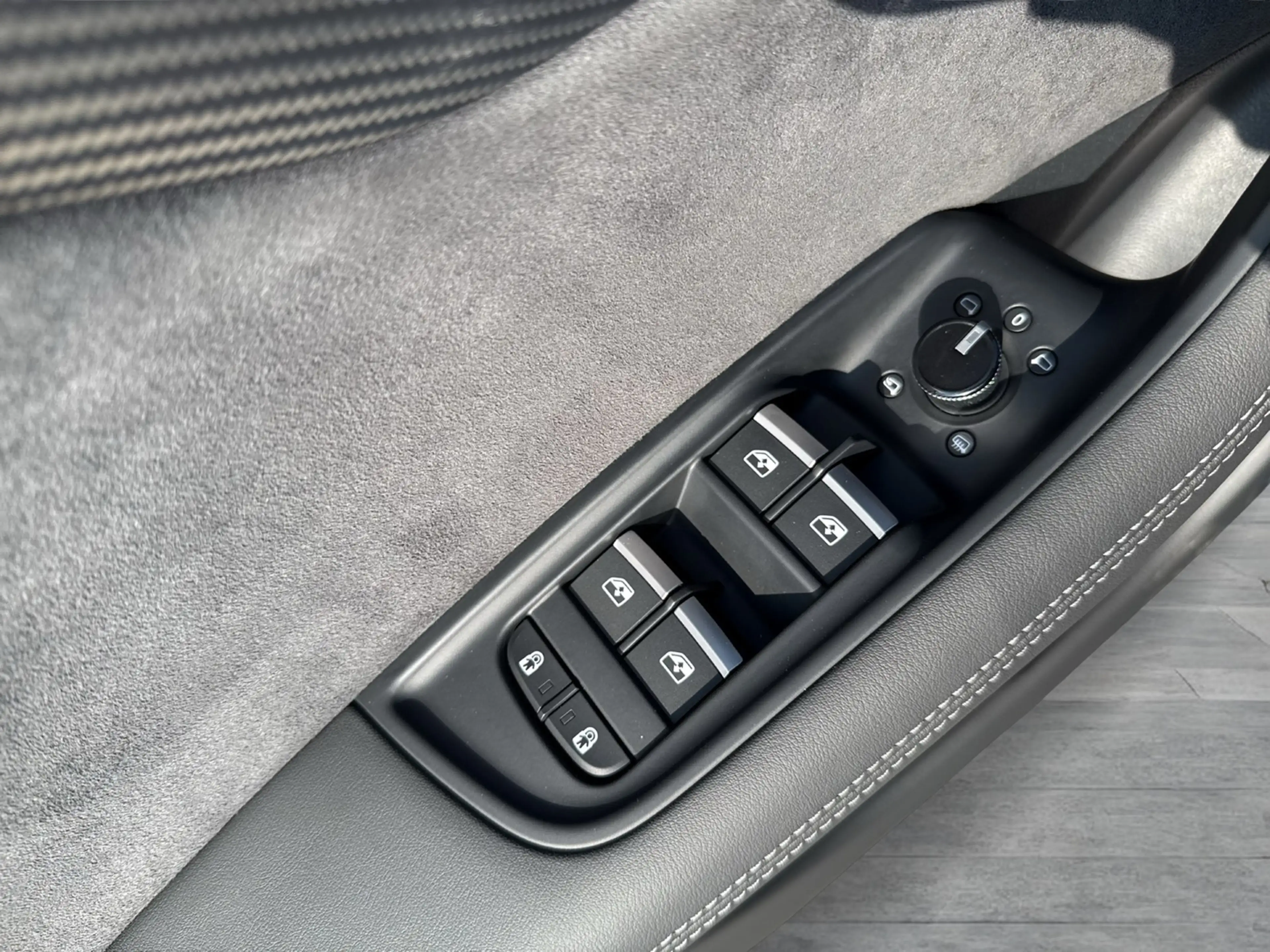 Audi SQ8 quattro PANO B&O AHK CAM LM22 HEAD-UP ACC — photo 18