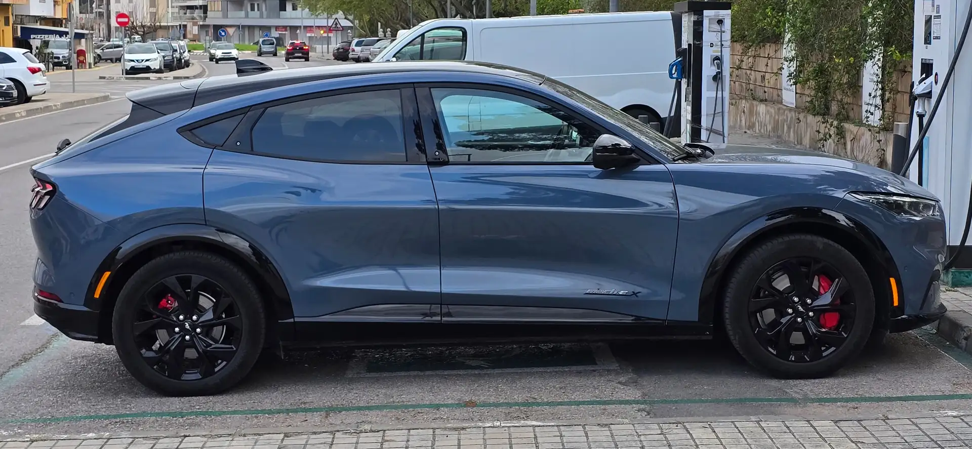 Ford Mustang Mach-E Mustang Mach-E Premium RWD Rango extendido Premium Plateado - 1