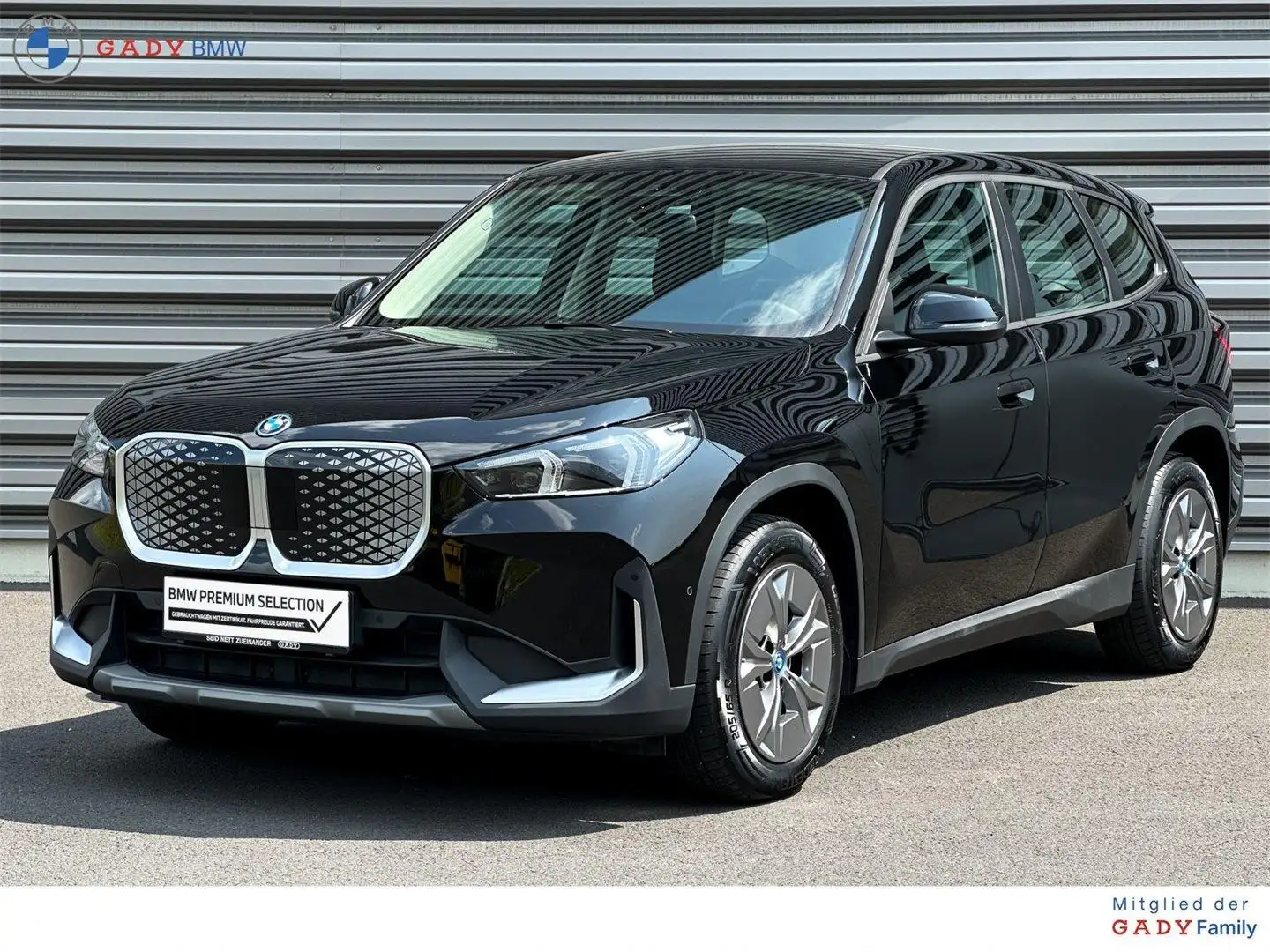 BMW iX1 eDrive20 Schwarz - 1