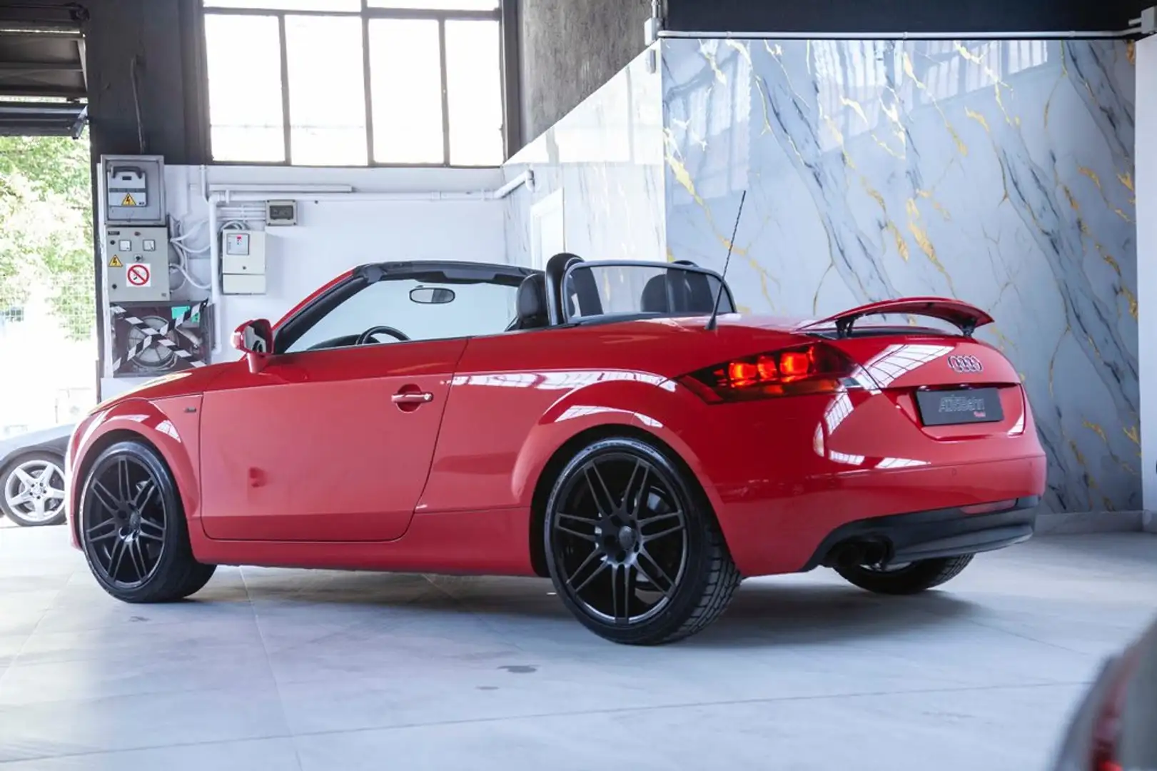 Audi TT Roadster 2.0 TFSI Rojo - 1