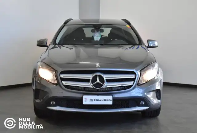 Mercedes-Benz GLA 200 d Automatic Business