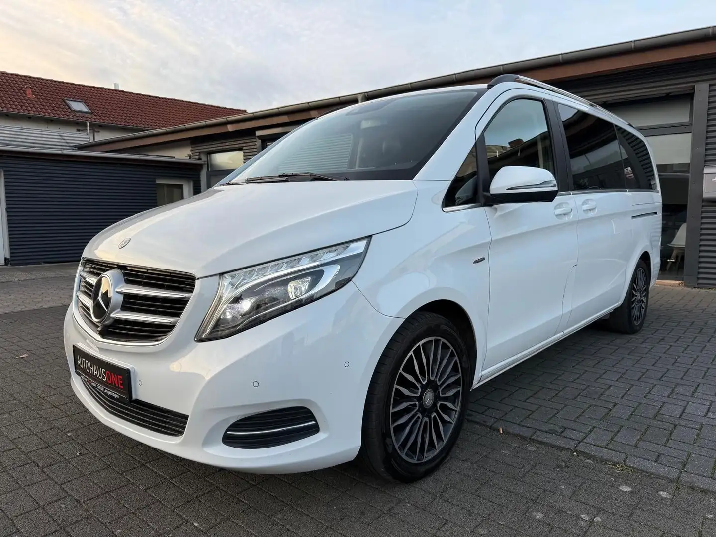 Mercedes-Benz V 250 d LANG AVANGARDE/DISTRONIC/360° KAMERA/AHK Weiß - 1