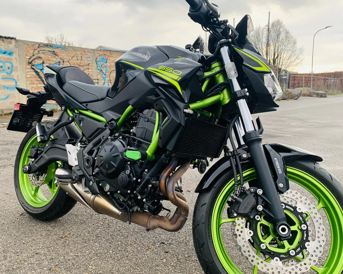 Kawasaki Z 650 Schwarz - 1