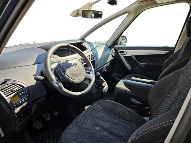 Citroen C4 Picasso view 6