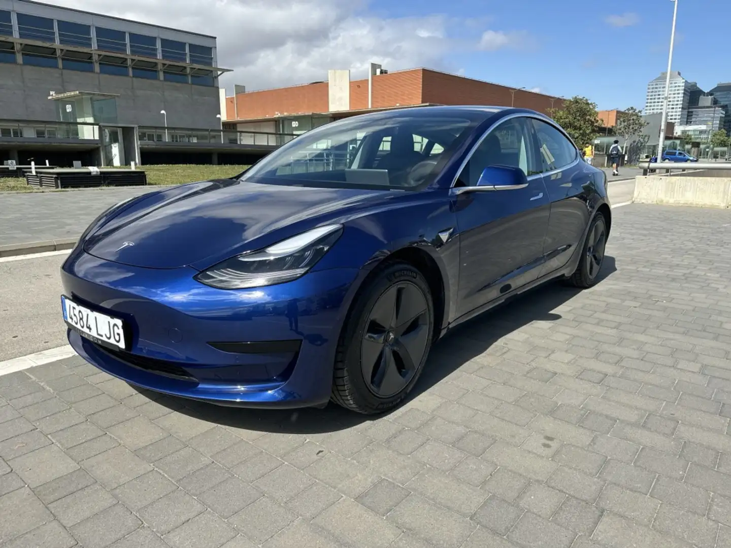 Tesla Model 3 Standard RWD Plus Modrá - 1