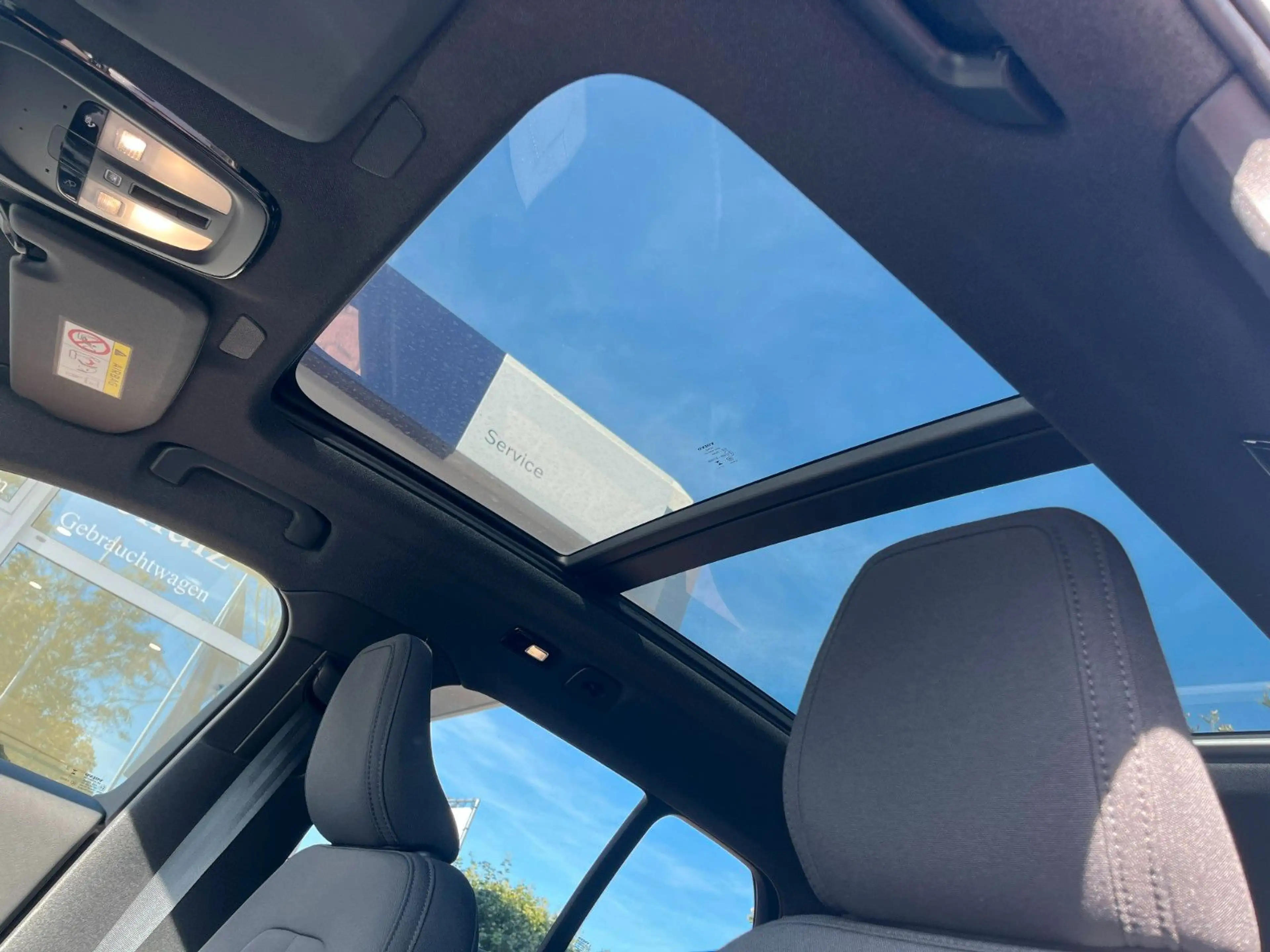 Volvo EX40 Plus Black Edit. Single Motor Ext Range — photo 26