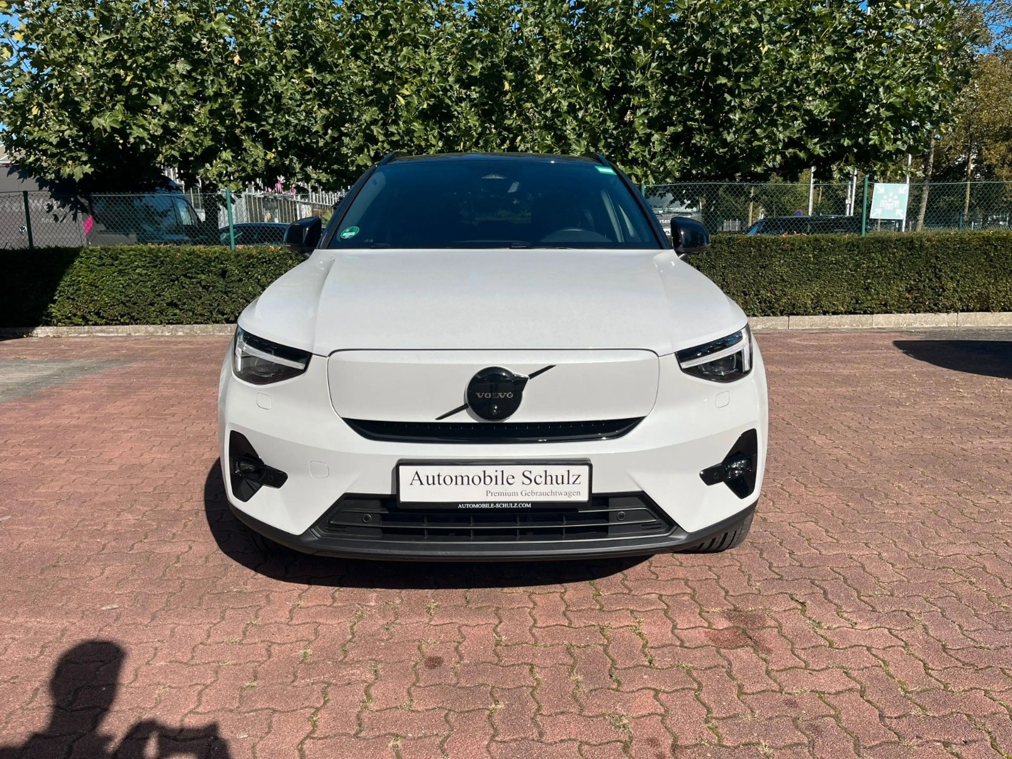 Volvo EX40 Plus Black Edit. Single Motor Ext Range — photo 2