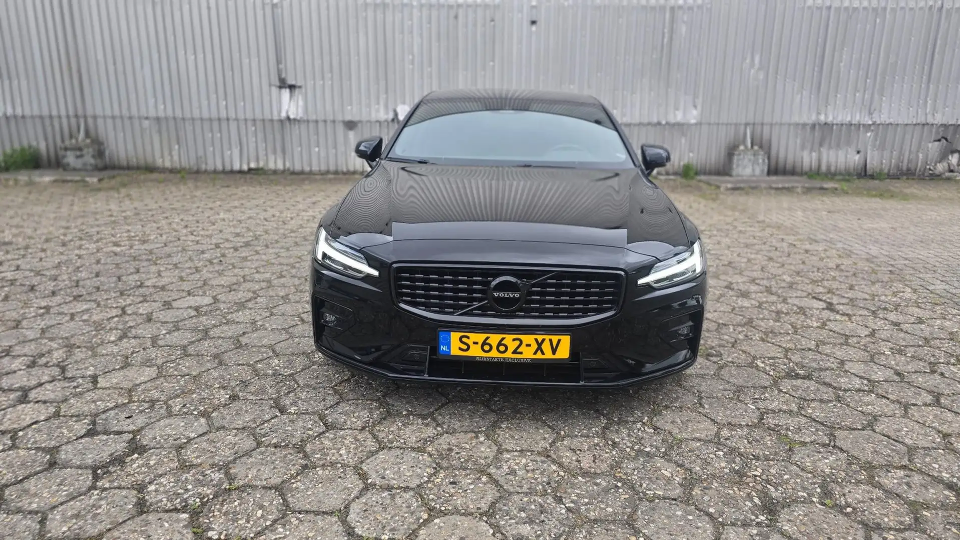 Volvo S60 2.0 T4 R-Design Noir - 2