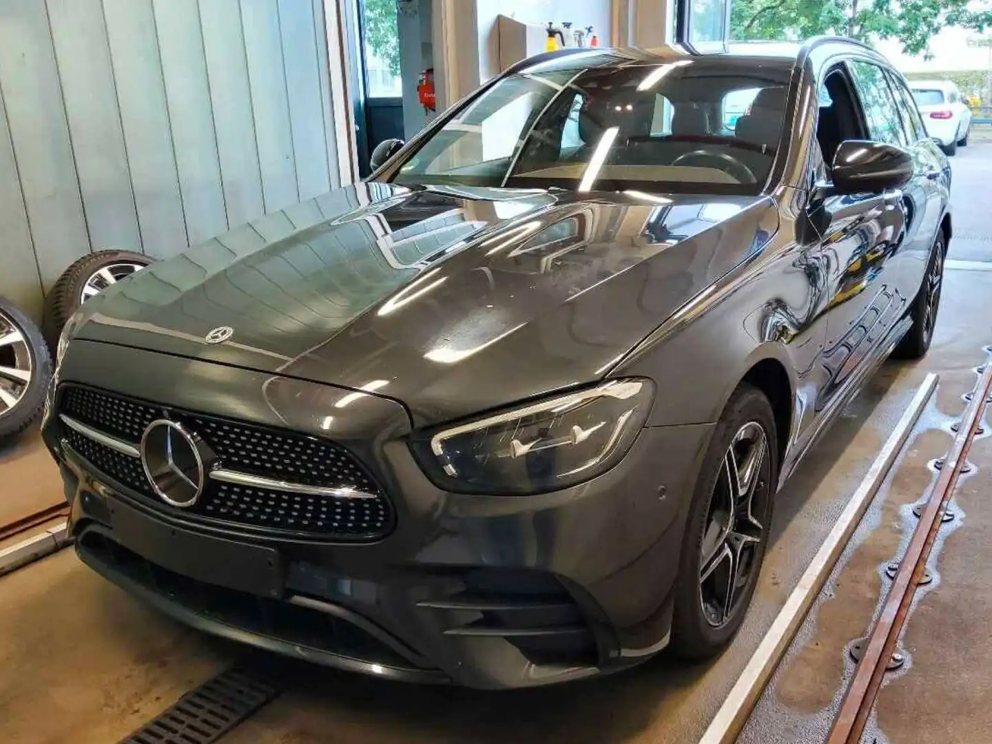 Mercedes-Benz E 300 de 4Matic *AMG*Burmester*360 Kamera*Leder* Grau - 1