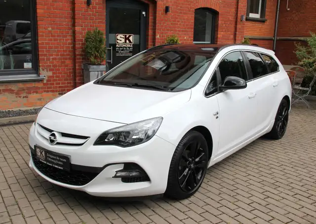 Opel Astra J Sports Tourer Style OPC-Line