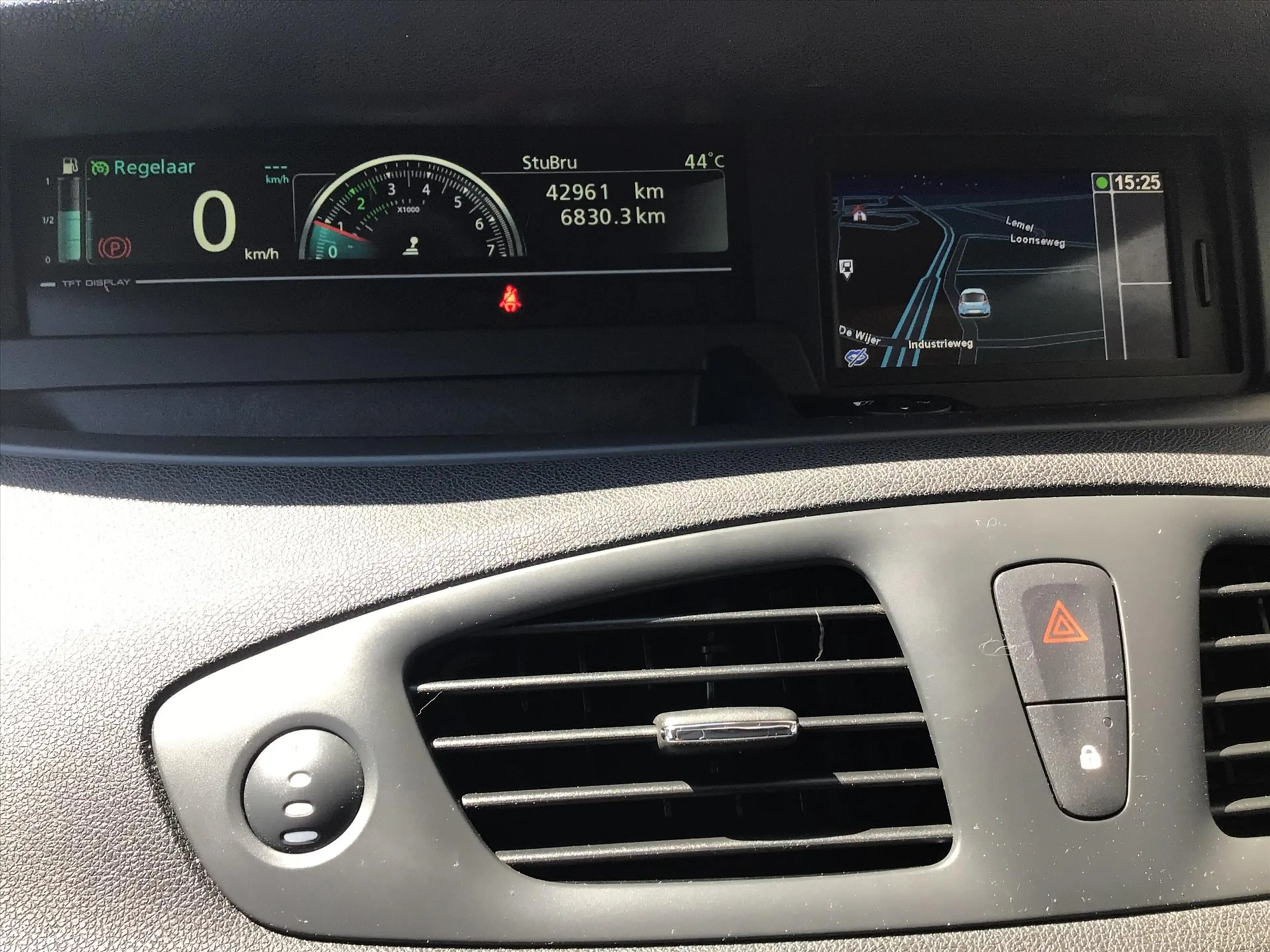 Renault Scenic Energy TCe 115 Stop & Start Serie Limitee Collecti — photo 8