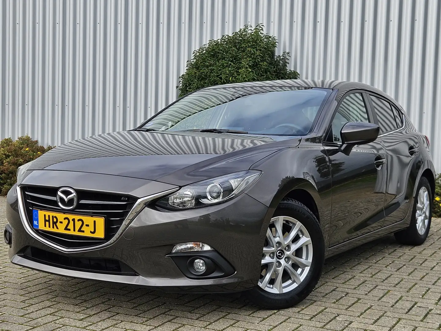 Mazda 3 2.0 TS+ /Dealer Onderhouden/Stoelverwarming/Cruise Bruin - 1