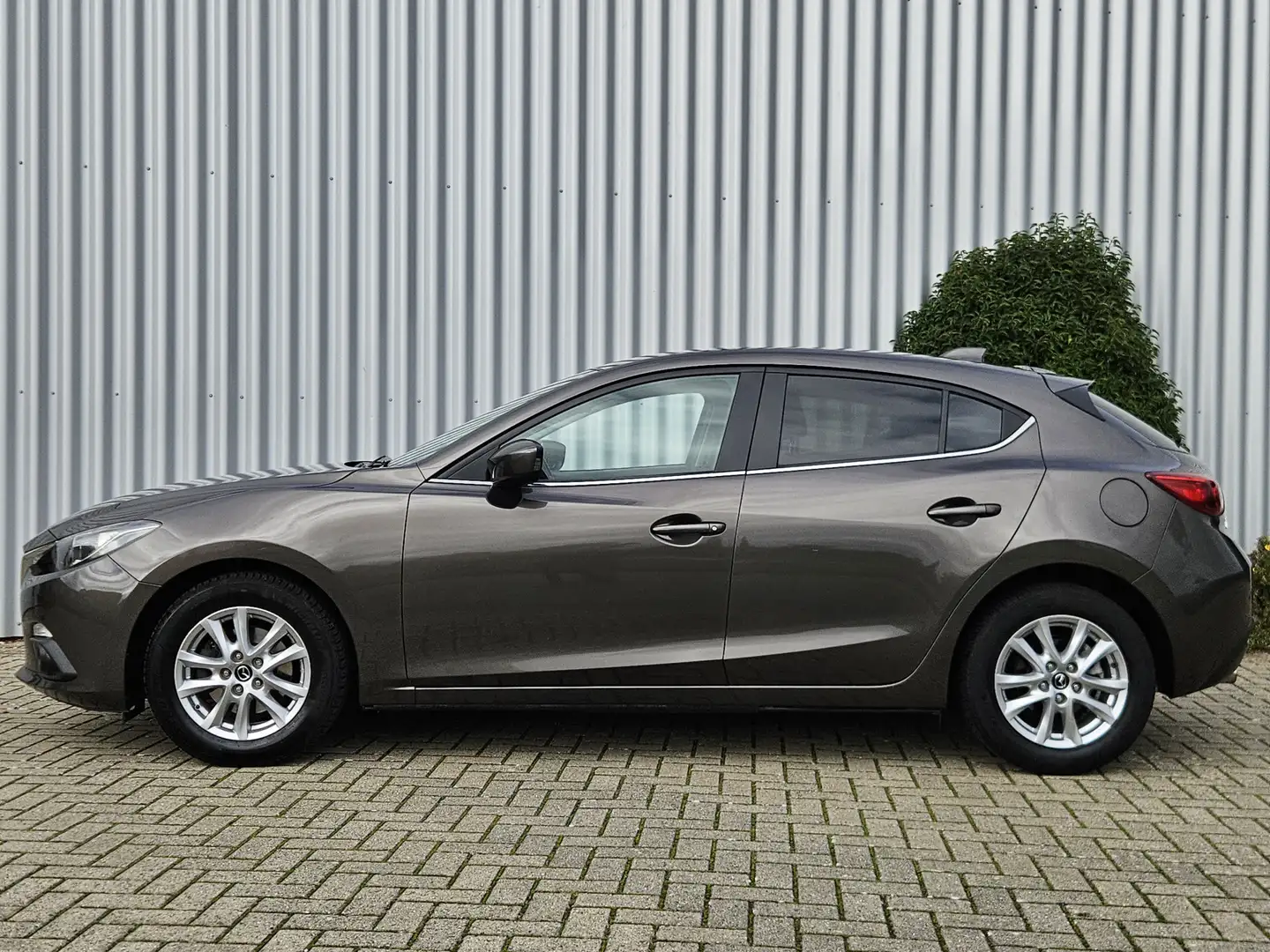 Mazda 3 2.0 TS+ /Dealer Onderhouden/Stoelverwarming/Cruise Bruin - 2