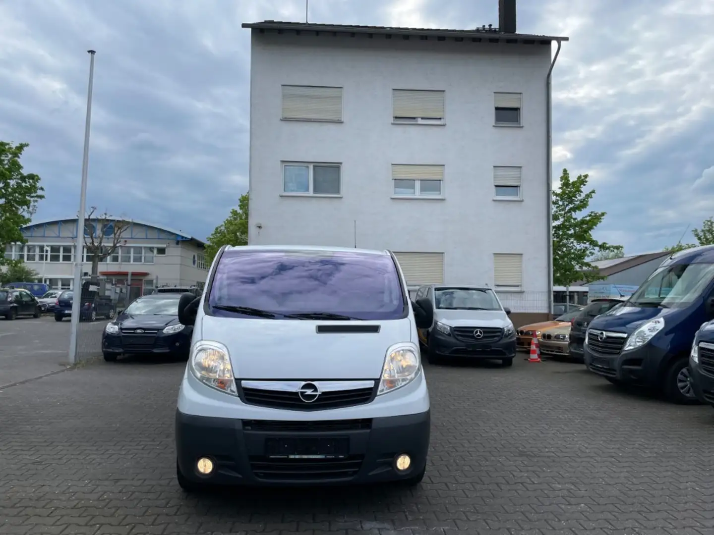 Opel Vivaro *Nur12.000 Km*8-Sitze*Automatik+Klima*MwSt Blanc - 2