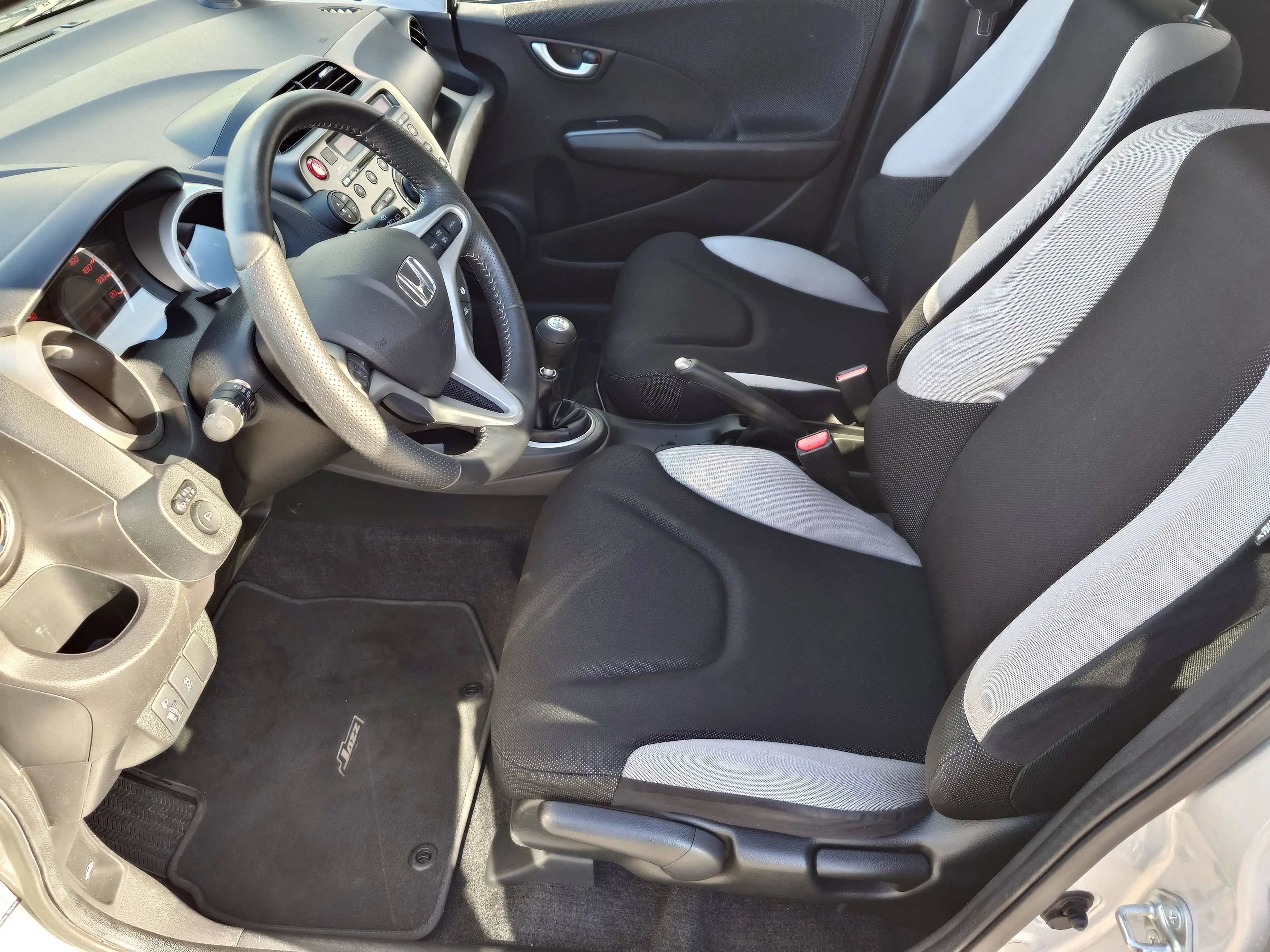 Honda Jazz Jazz 1.4i Si sport — photo 8