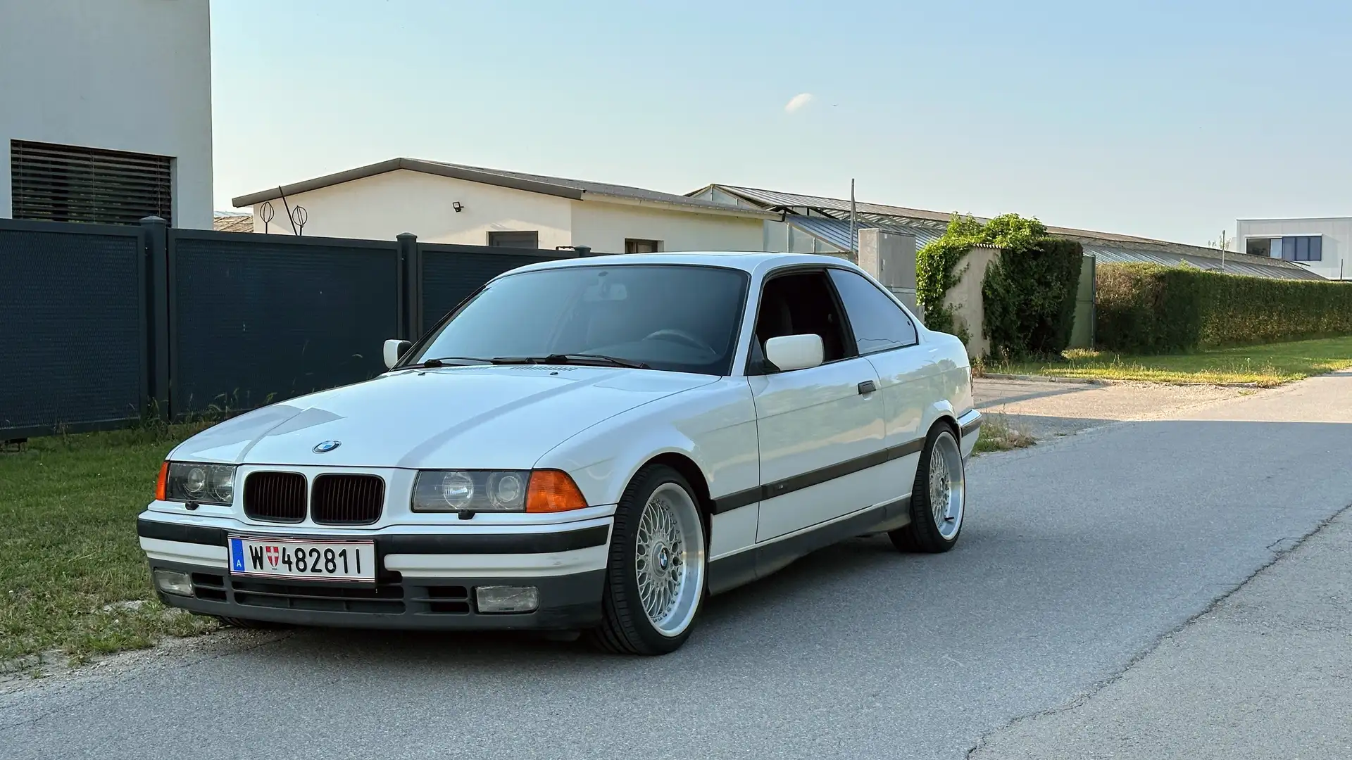 BMW 318 318is Coupé - 1
