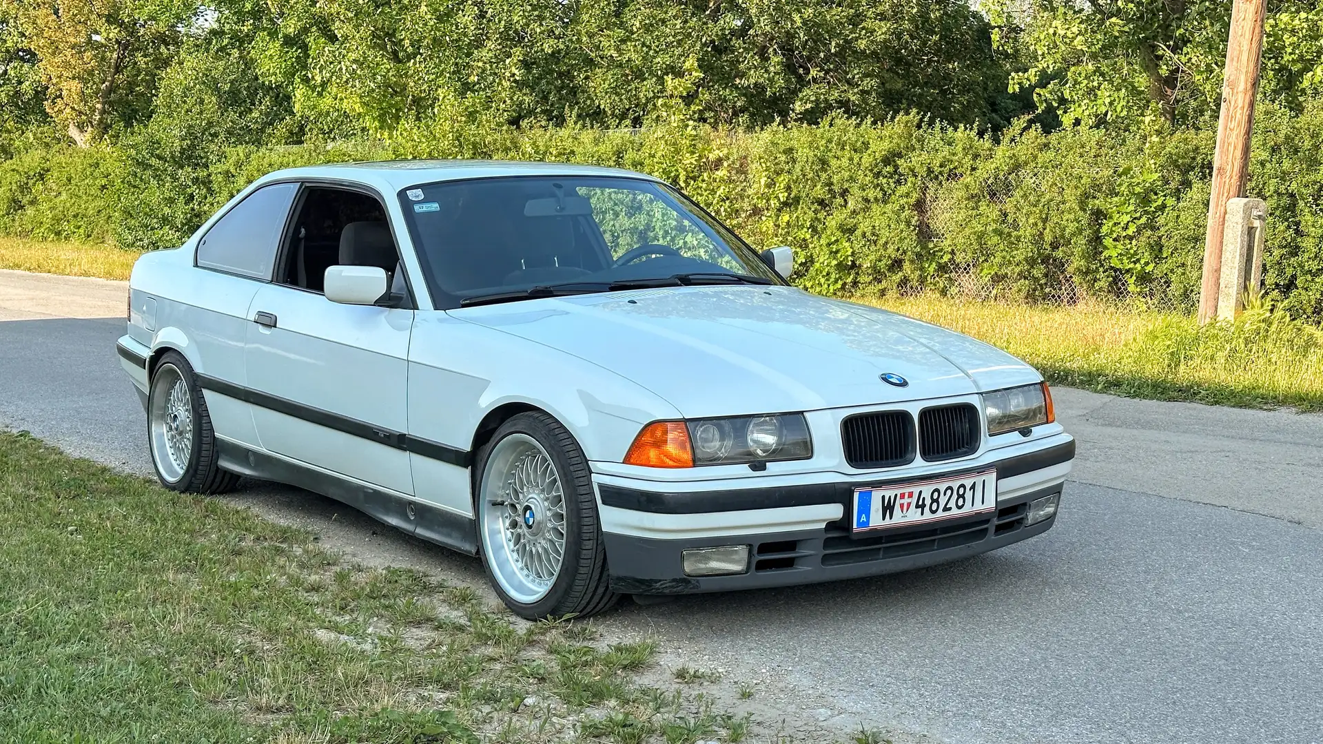 BMW 318 318is Coupé - 2