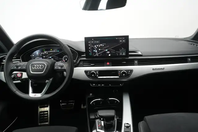 Audi S4 view 15