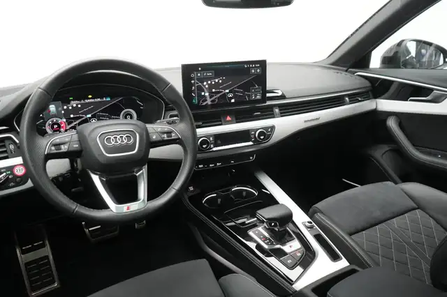 Audi S4 view 13