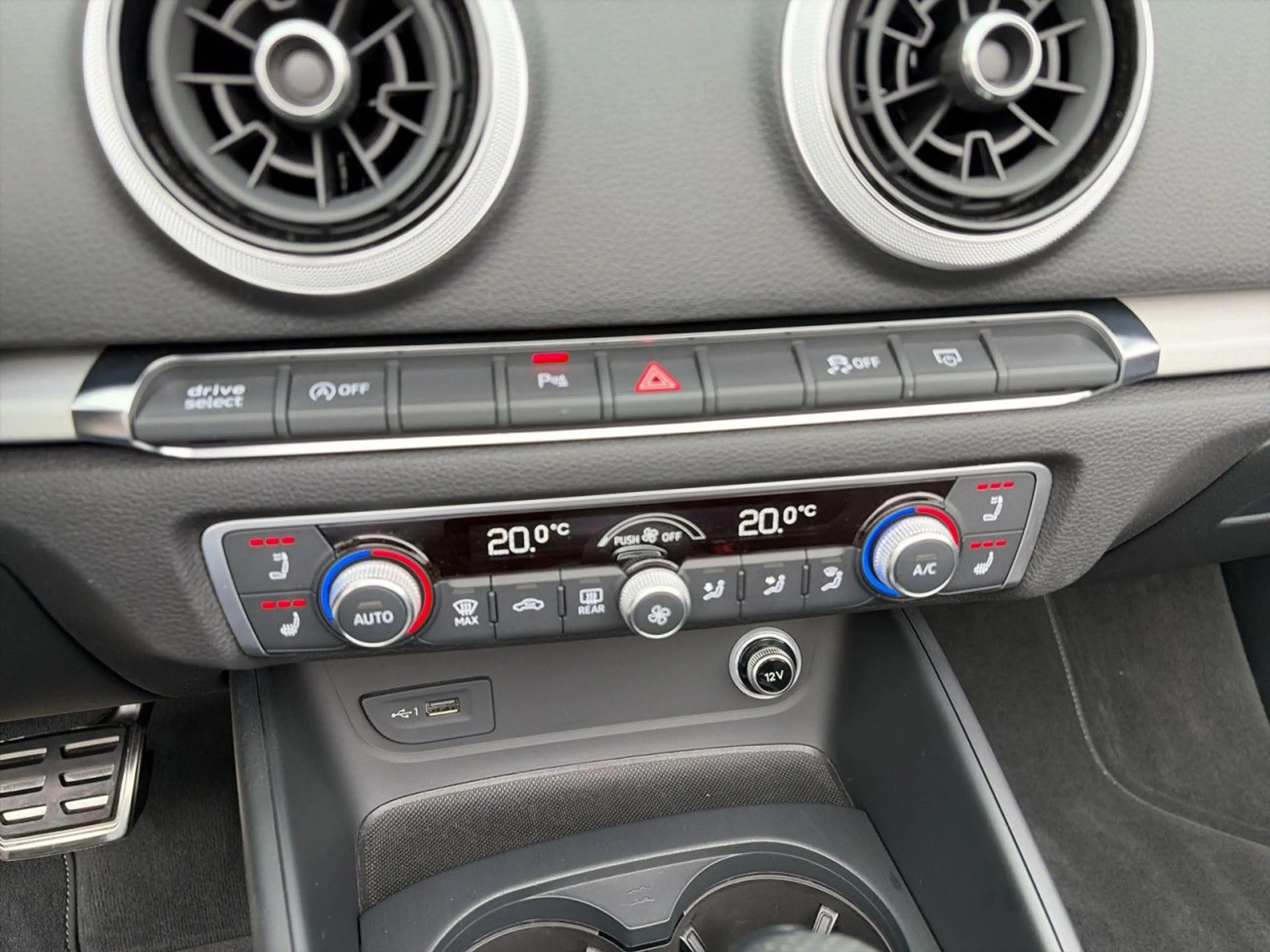 Audi A3 Cabriolet S-LINE 1.5 TFSI S tronic LED NAV B&O — photo 14