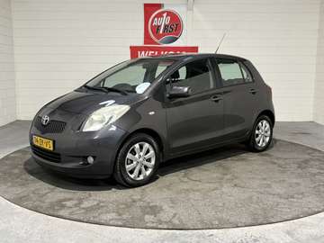 1.3 VVTi Executive, Airco, Lederen bekleding, Lich