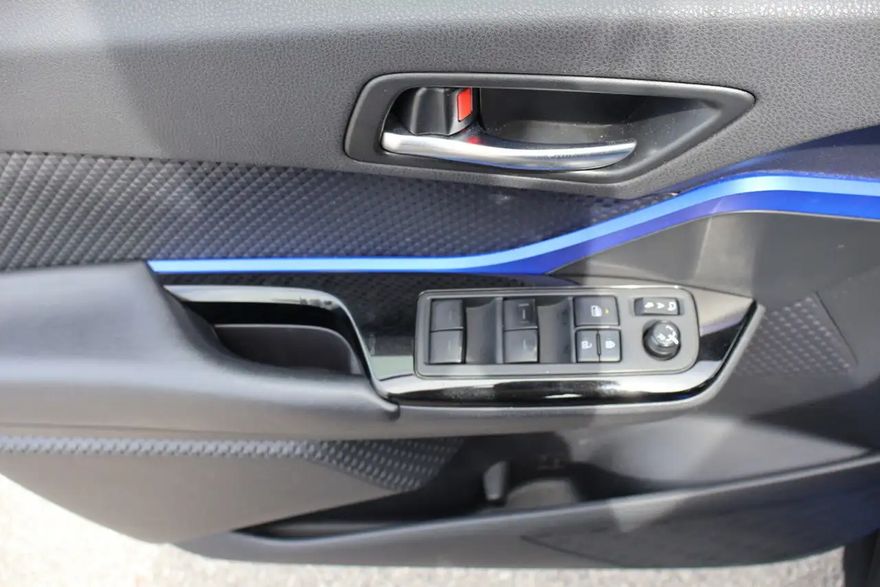 Toyota C-HR снимка Toyota C-HR