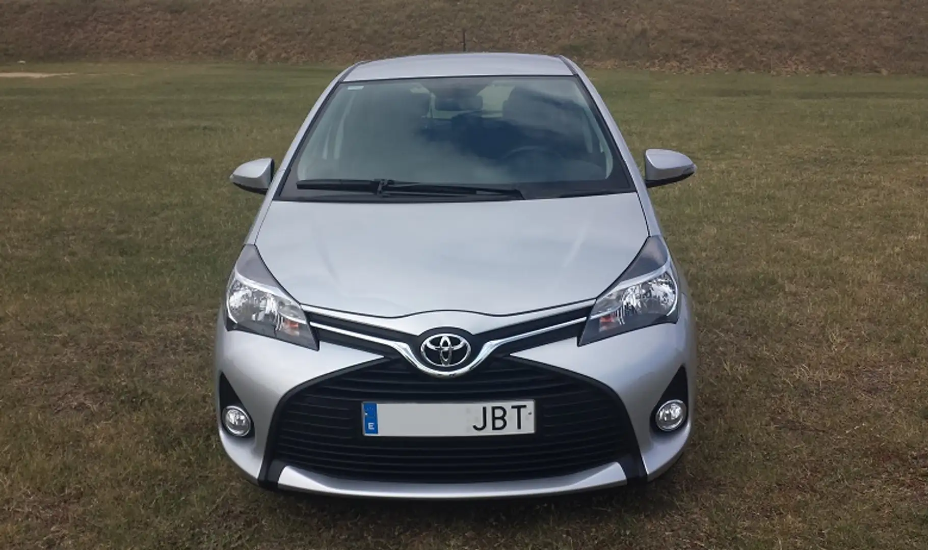 Toyota Yaris 1.0 City Argintiu - 2