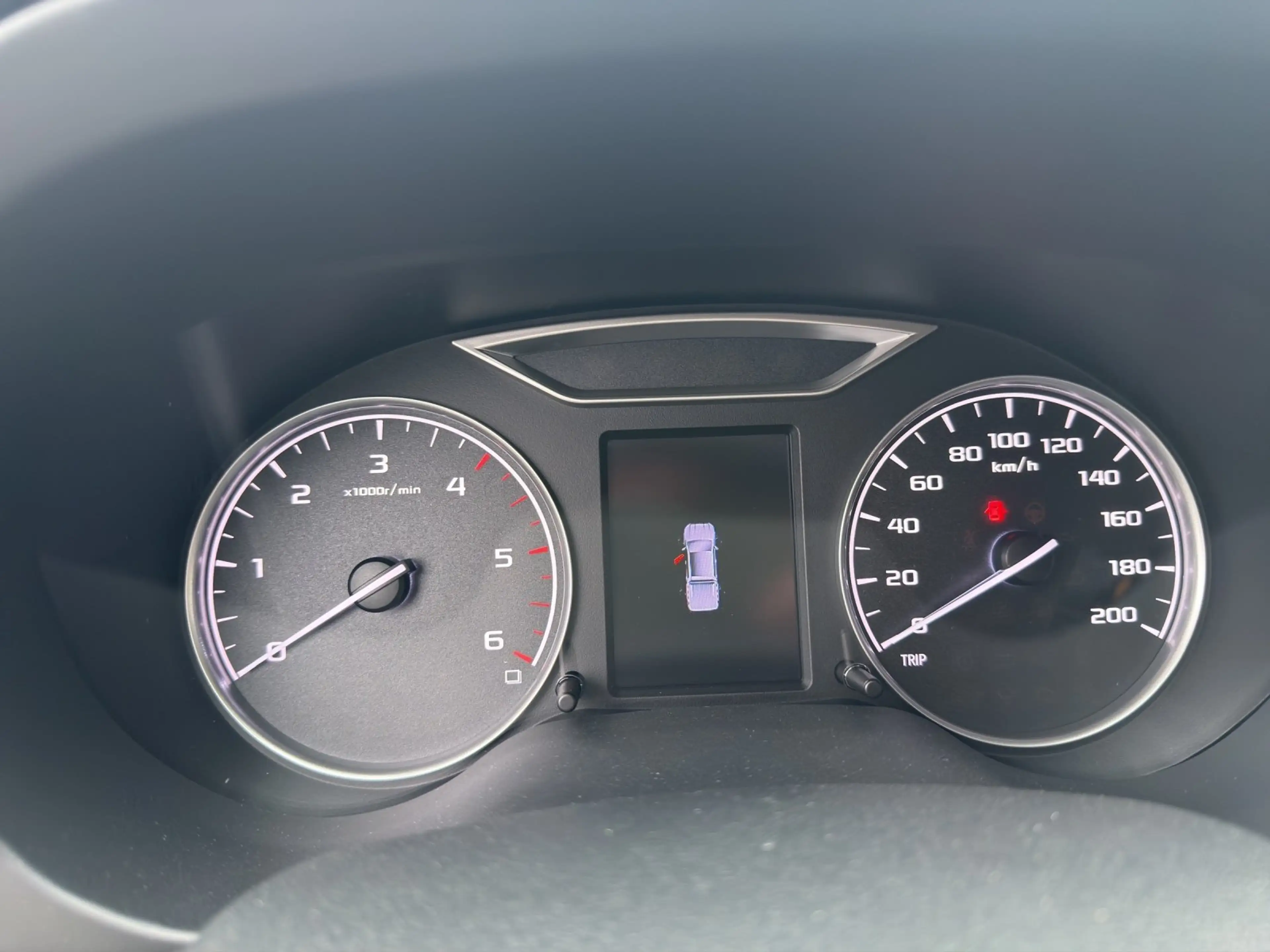 Dongfeng Rich 6 Luxury 4x4 LED-Tagfahrlicht — photo 11
