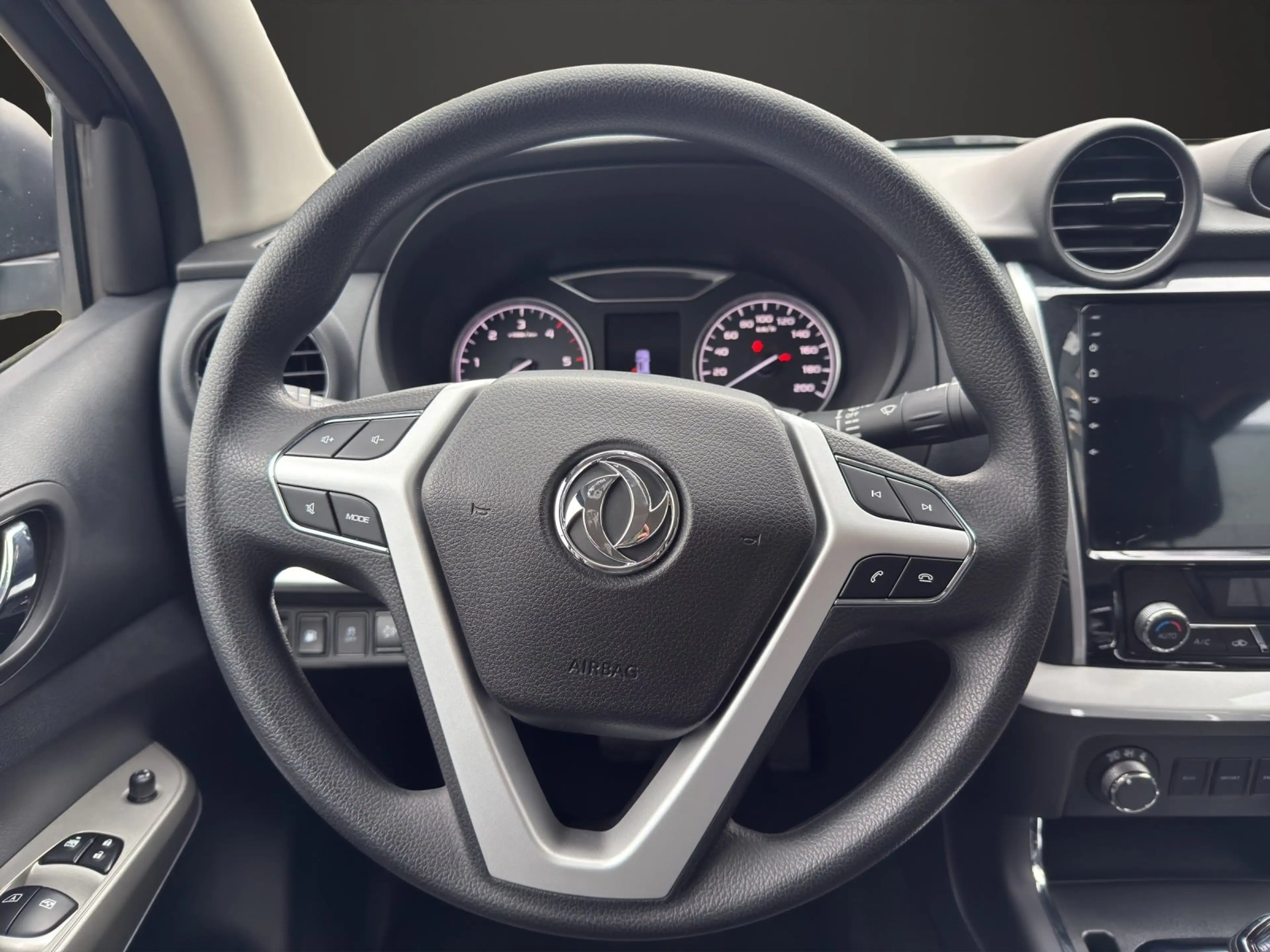 Dongfeng Rich 6 Luxury 4x4 LED-Tagfahrlicht — photo 10