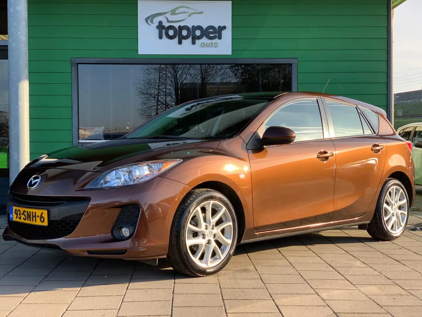 Mazda 3 1.6 Navigator | Navigatie | Cruise Control | Elekt Braun - 1