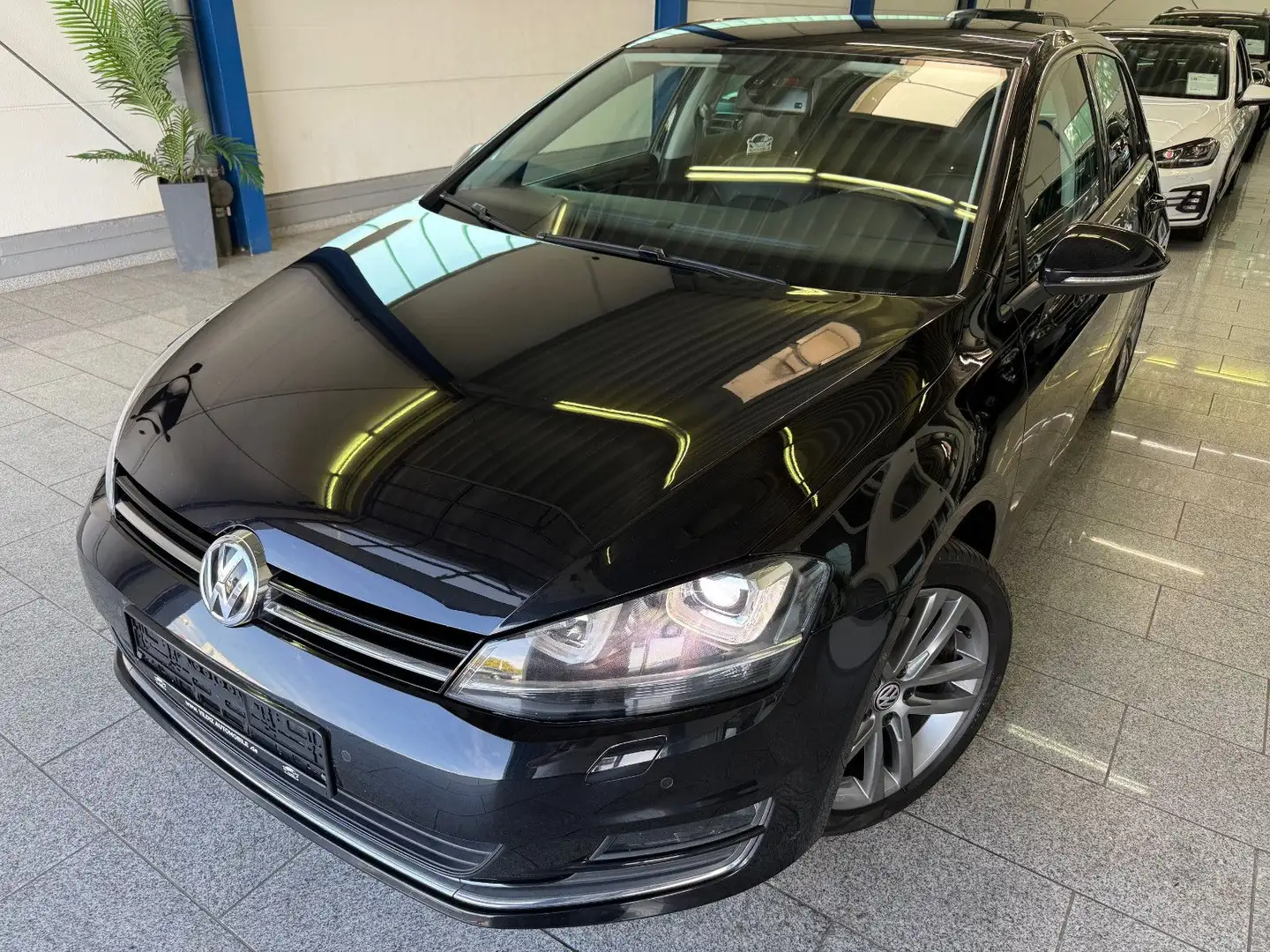 Volkswagen Golf VII 1.4 ACT*R-LINE*AUTO*HIGLI*BI-XN*NAV*ACC Schwarz - 1