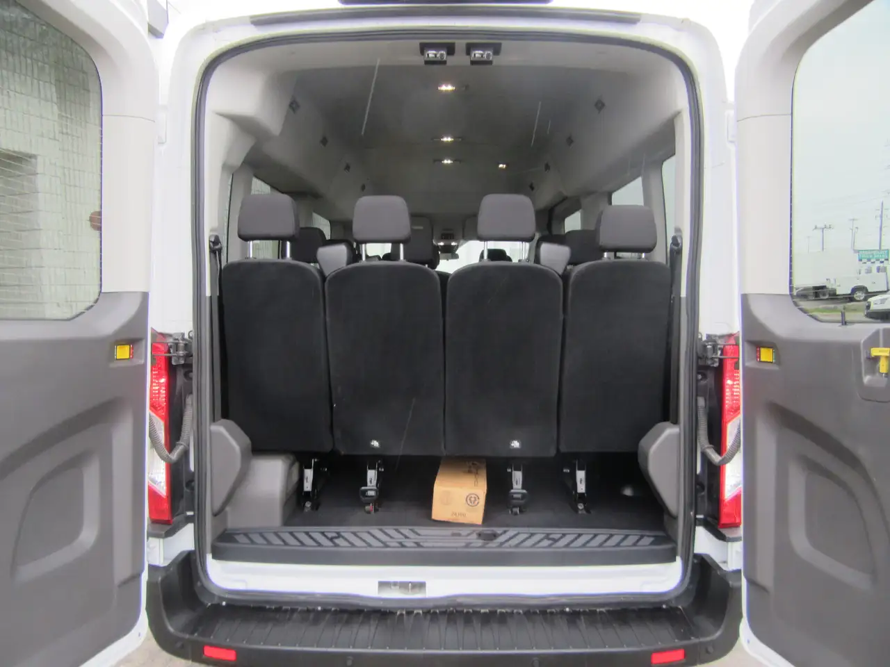 Ford Transit снимка Ford Transit