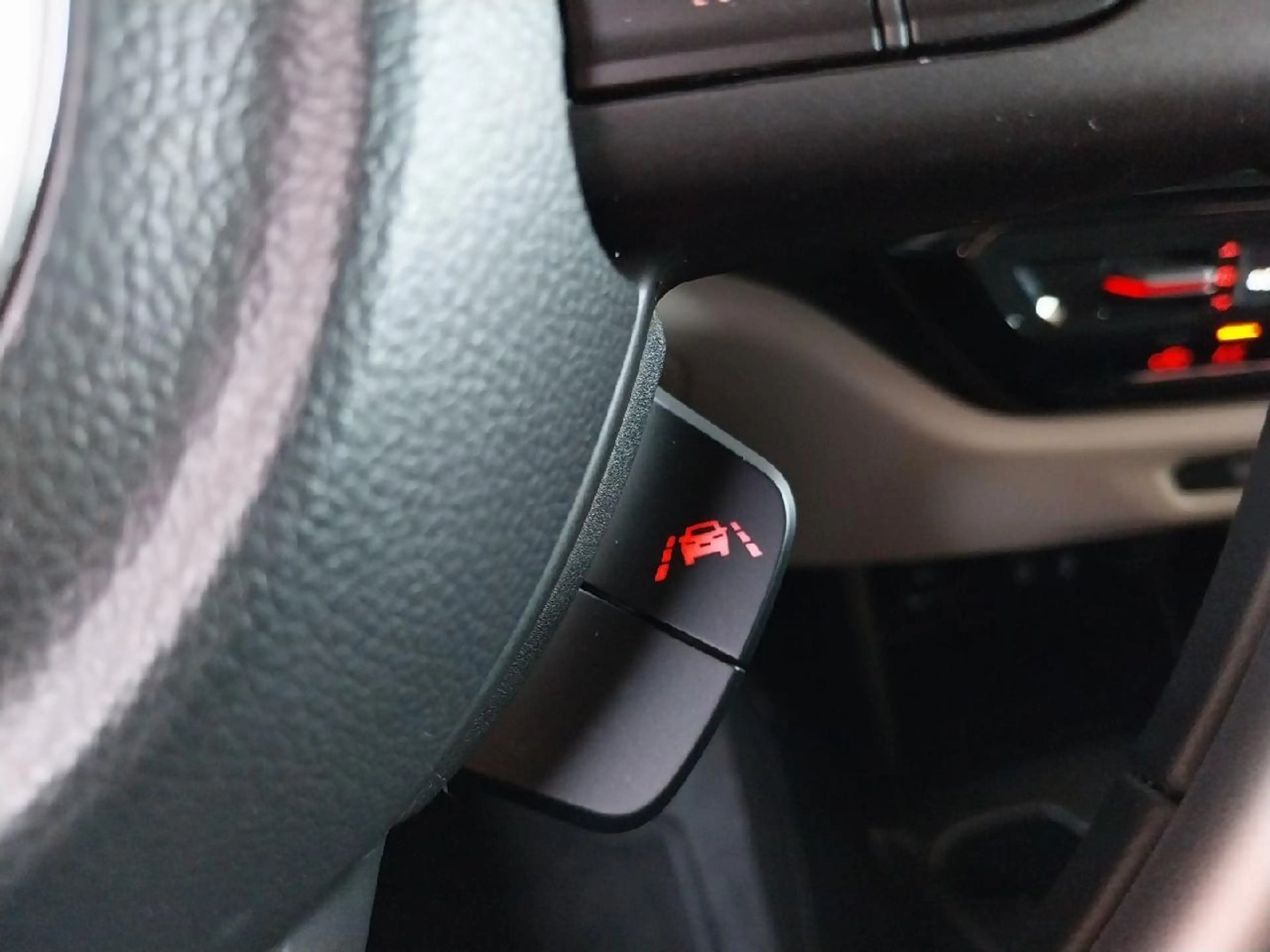 Suzuki Swift 1.2 Dualjet Hybrid 61 kW Comfort — photo 12