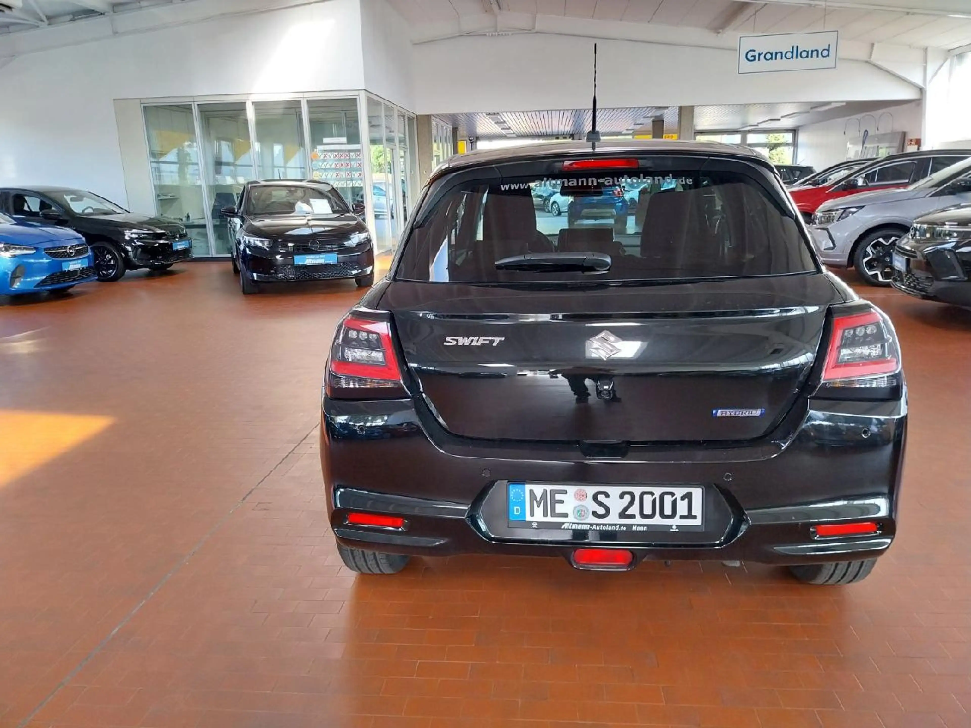 Suzuki Swift 1.2 Dualjet Hybrid 61 kW Comfort — photo 6
