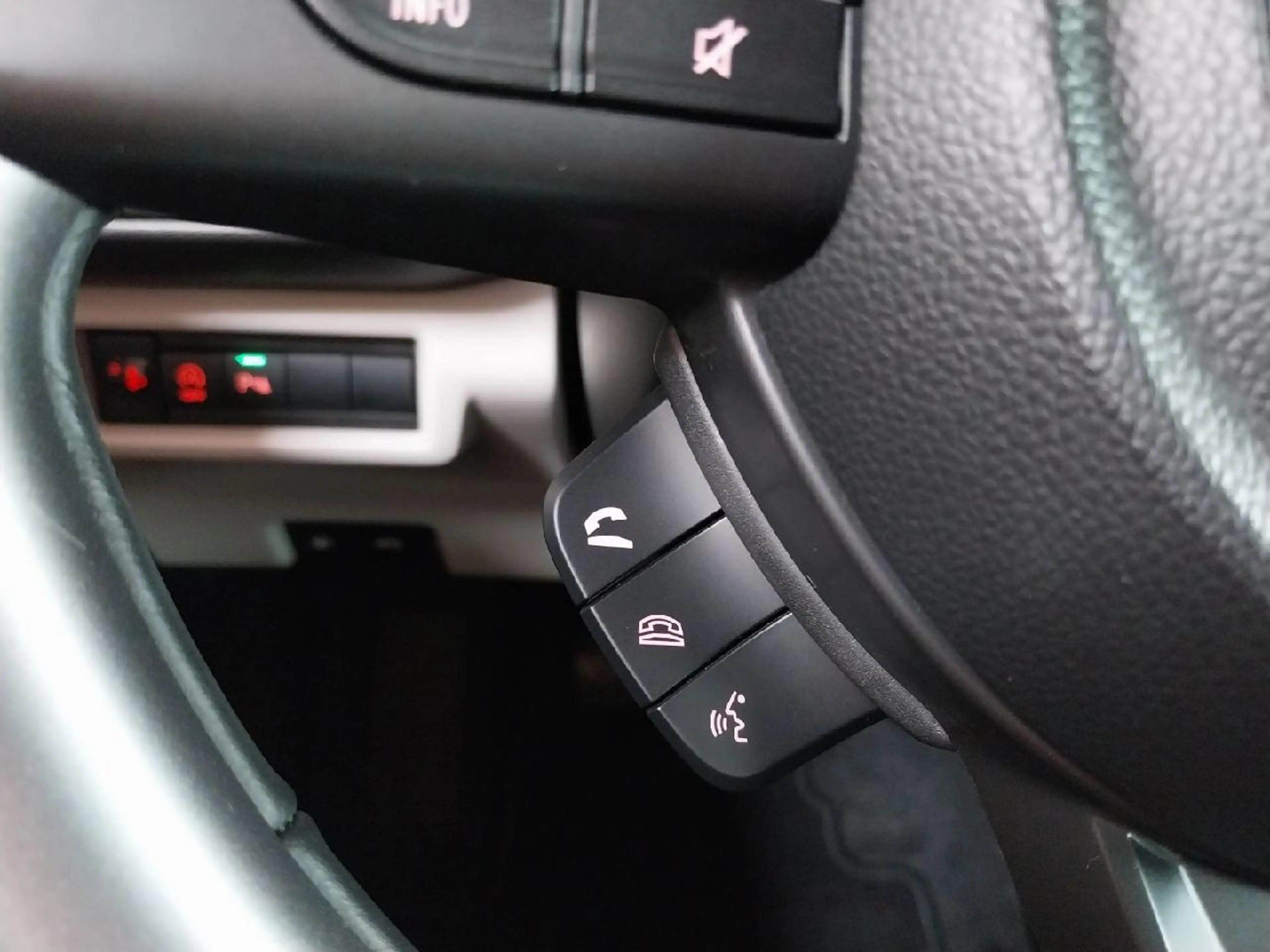 Suzuki Swift 1.2 Dualjet Hybrid 61 kW Comfort — photo 10