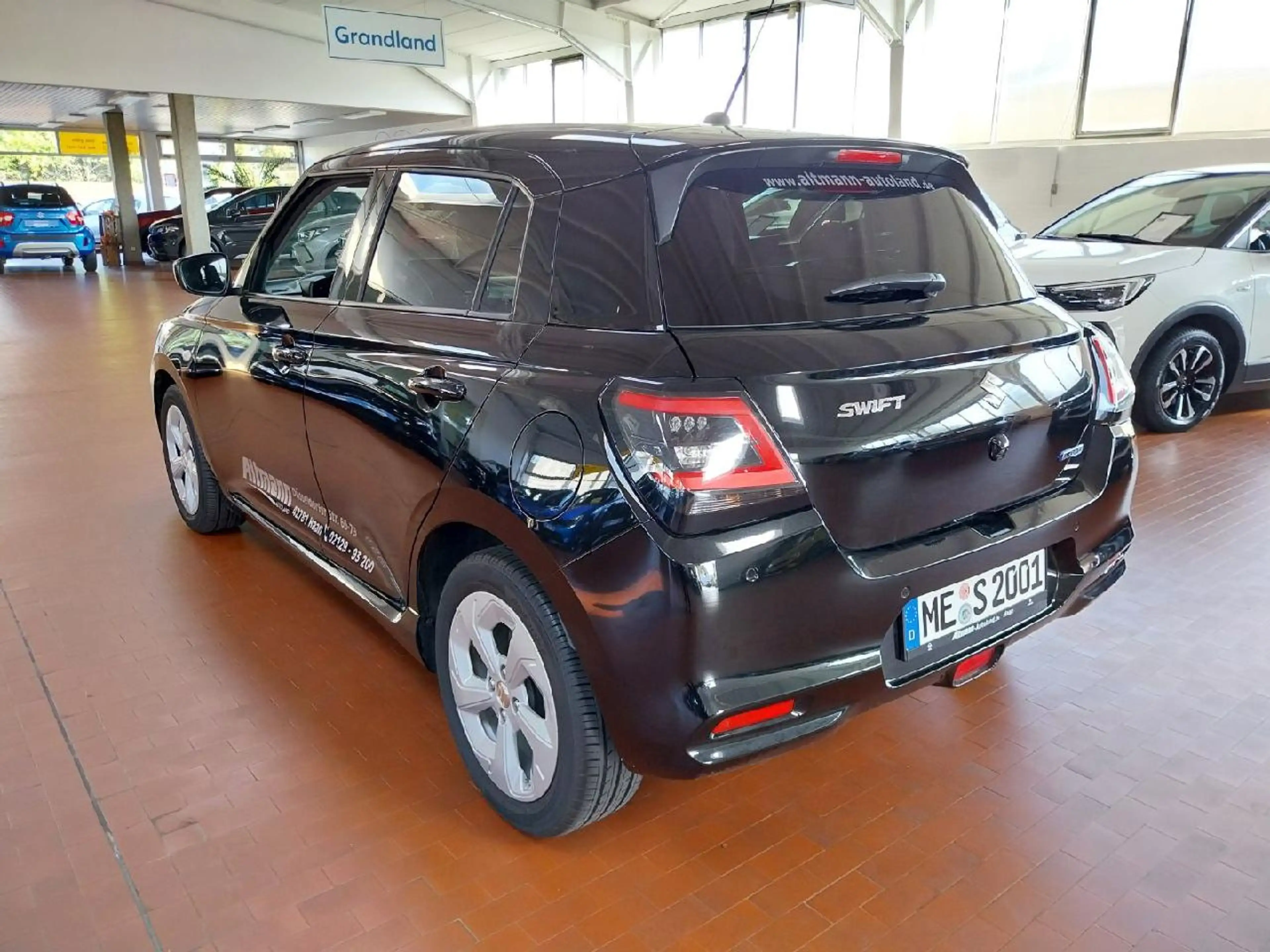 Suzuki Swift 1.2 Dualjet Hybrid 61 kW Comfort — photo 7