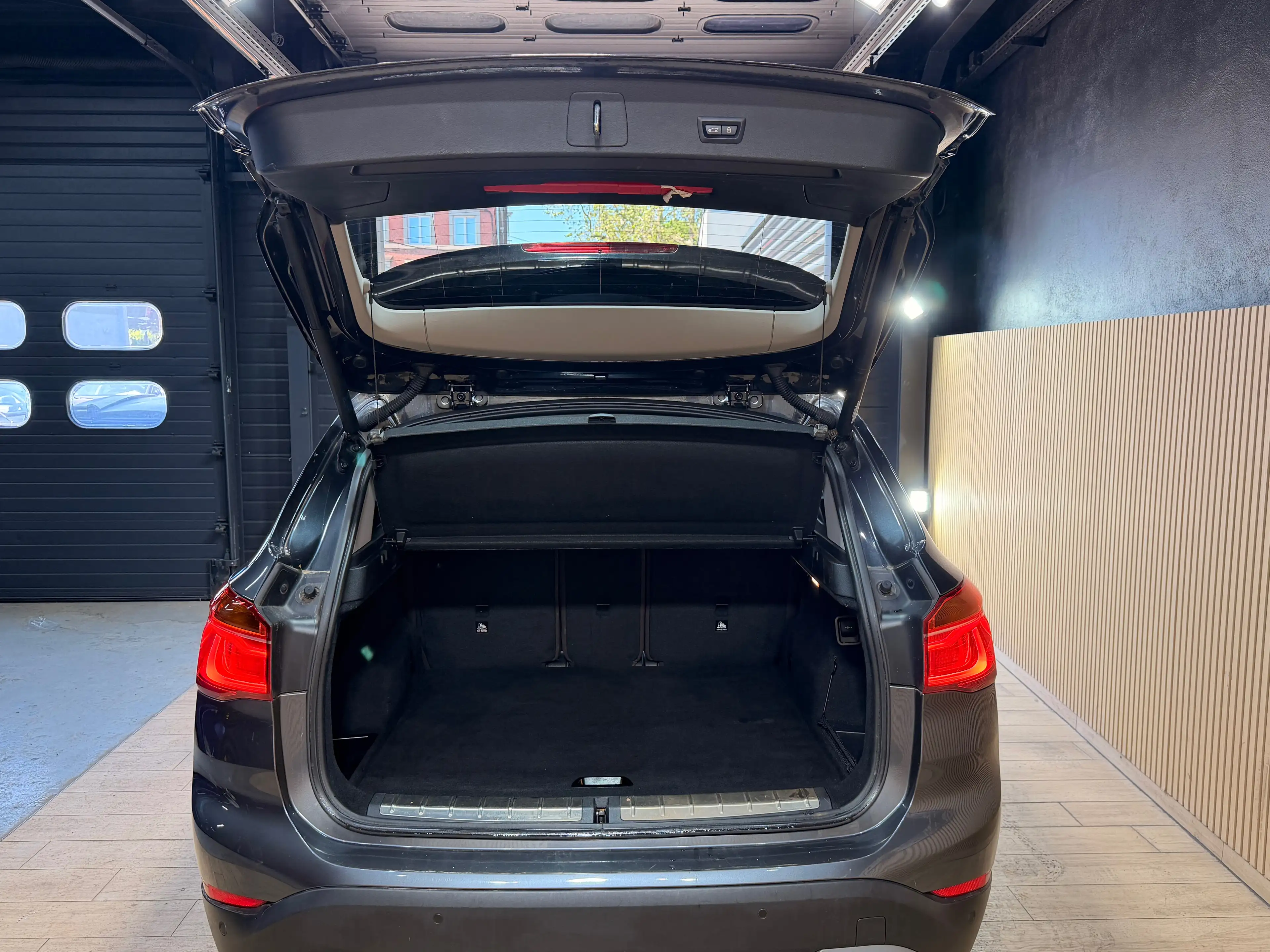 BMW X1 X1 2.0iA sDrive20 * SPORT * GARANTIE 12 MOIS * 1ER PROPRIETAIRE * — photo 13